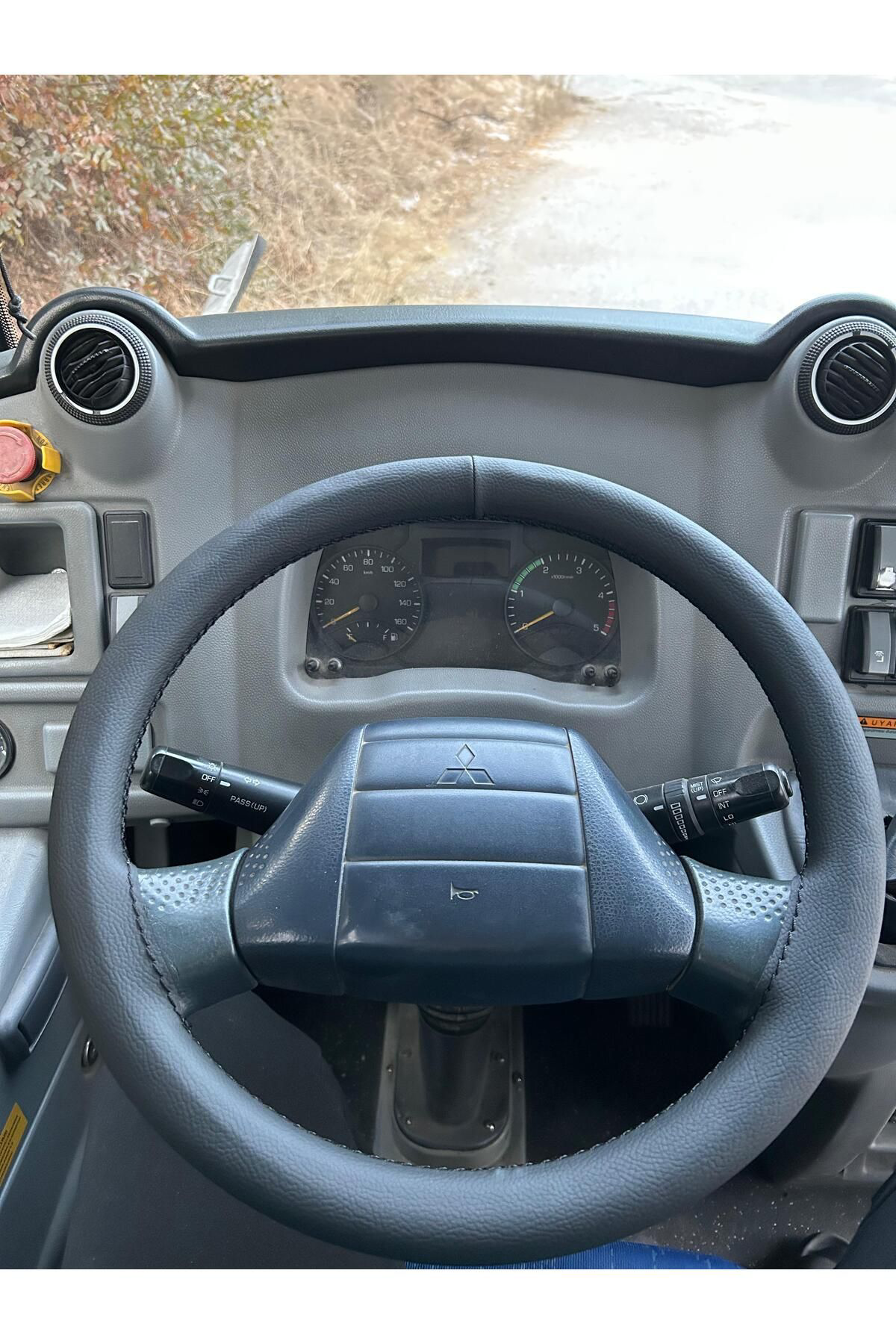 Hasbay Dikişli Direksiyon Kilifi Siyah Deri Siyah Dikişli Mitsubishi Tem