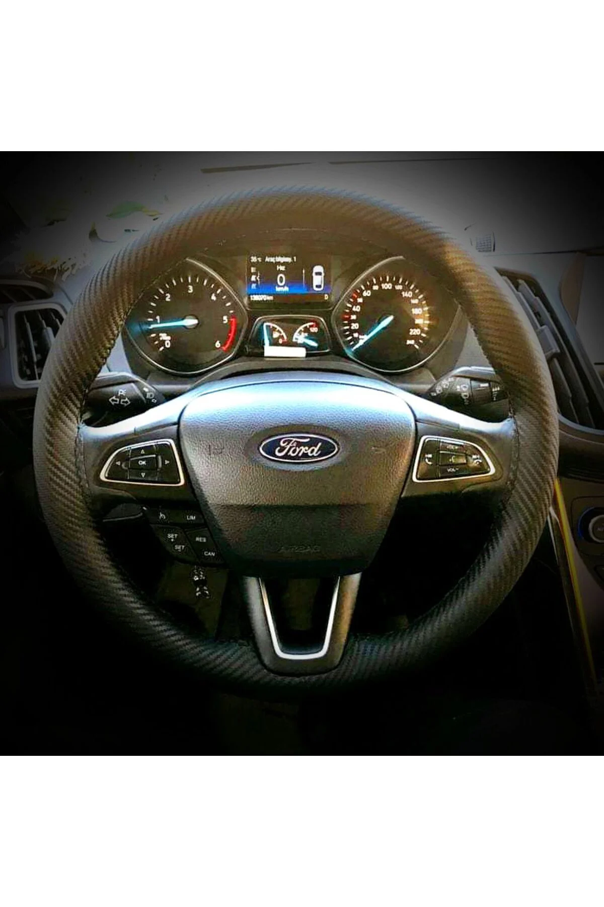 DİKİŞLİ DİREKSİYON KILIFI KARBON DERİ SİYAH DİKİŞLİ FORD FOCUS İÇİN SADECE FOTODAKİ DİREKSİYONA UYAR