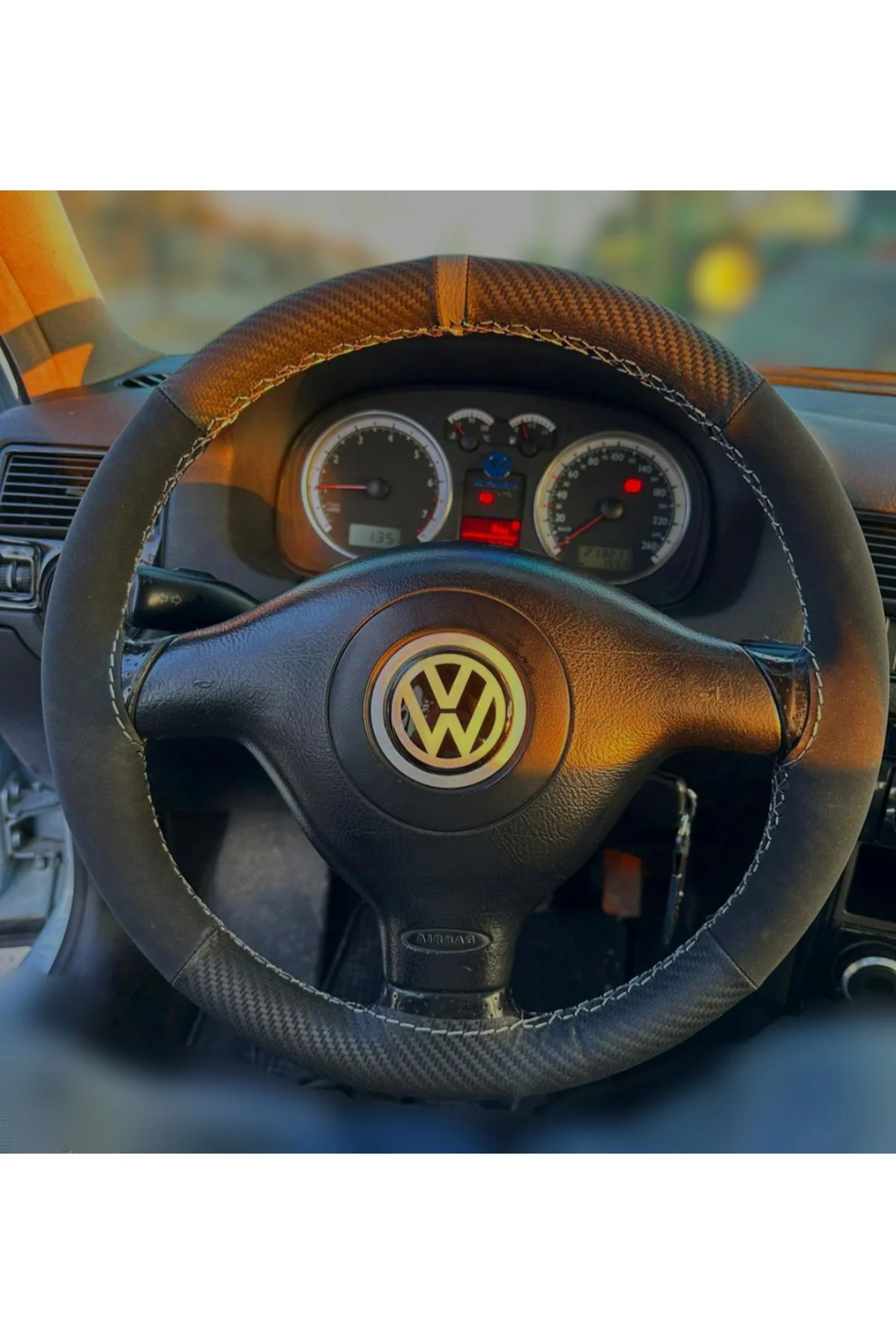DİKİŞLİ DİREKSİYON KILIFI KARBON DERİ NUBUK DERİ GRİ YÜZÜK GRİ DİKİŞLİ VOLKSWAGEN POLO İÇİN