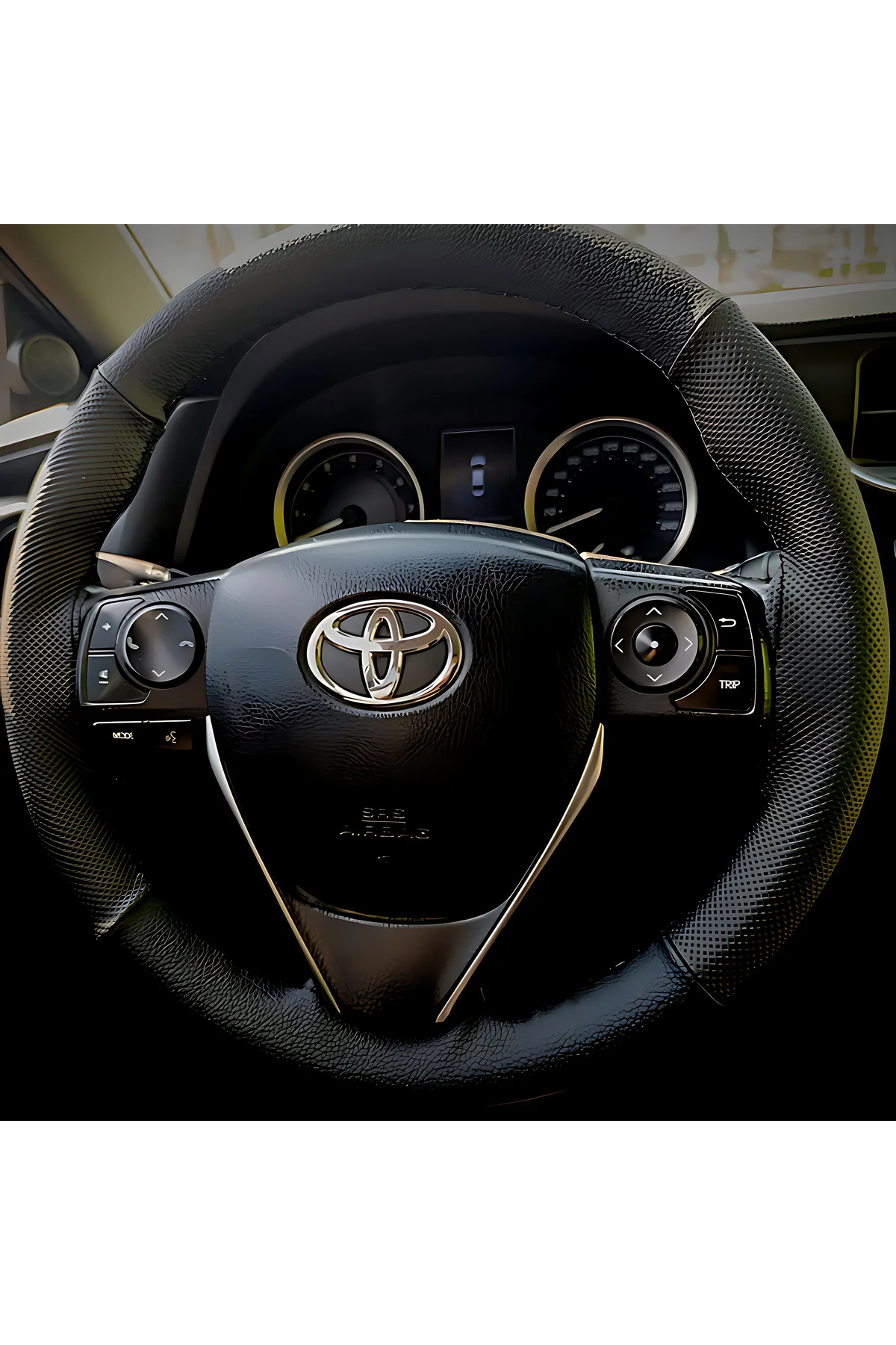 DİKİŞLİ DİREKSİYON KILIFI İTHAL SİYAH DERİ NOKTALI DERİ SİYAH DİKİŞLİ TOYOTA COROLLA İÇİN