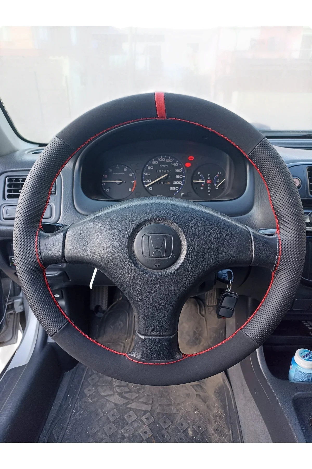 DİKİŞLİ DİREKSİYON KILIFI İTHAL NOKTALI NUBUK DERİ KIRMIZI YÜZÜK KIRMIZI DİKİŞLİ HONDA CİVİC İÇİN
