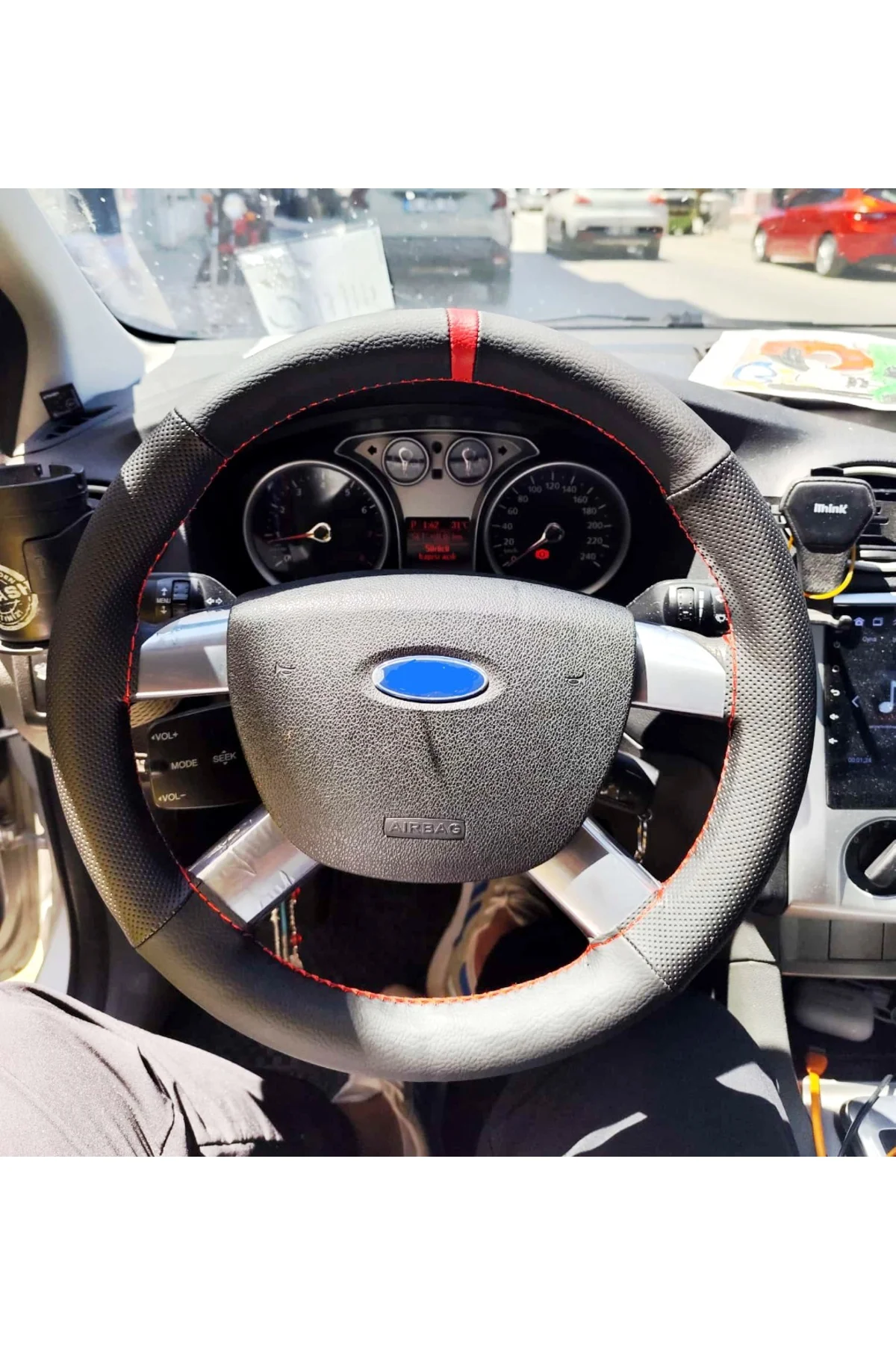 DİKİŞLİ DİREKSİYON KILIFI SİYAH - NOKTALI DERİ KIRMIZI YÜZÜK / DİKİŞ FORD FOCUS (fotodaki) İÇİN