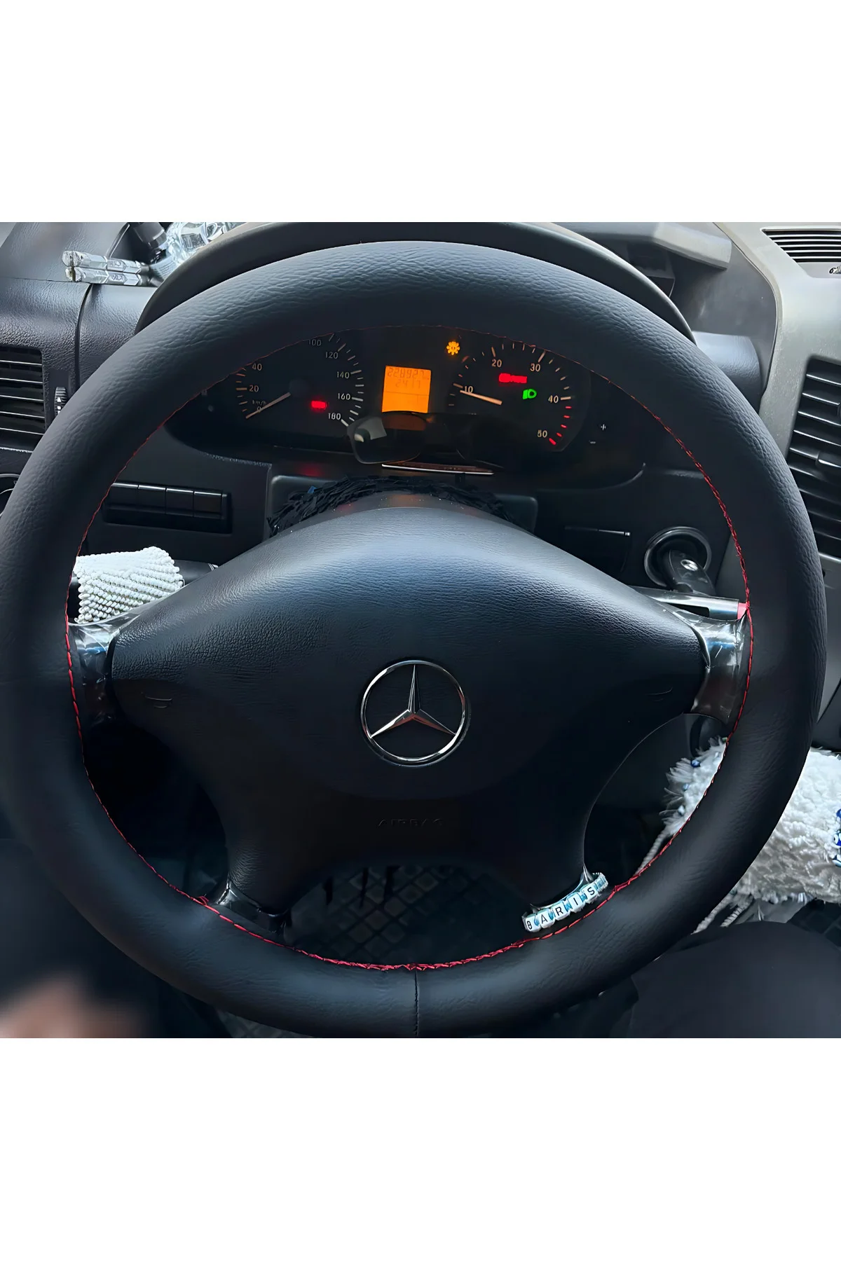 DİKİŞLİ DİREKSİYON KILIFI İTHAL SİYAH DERİ KIRMIZI DİKİŞLİ MERCEDES SPRİNTER 2013 ONCESİ