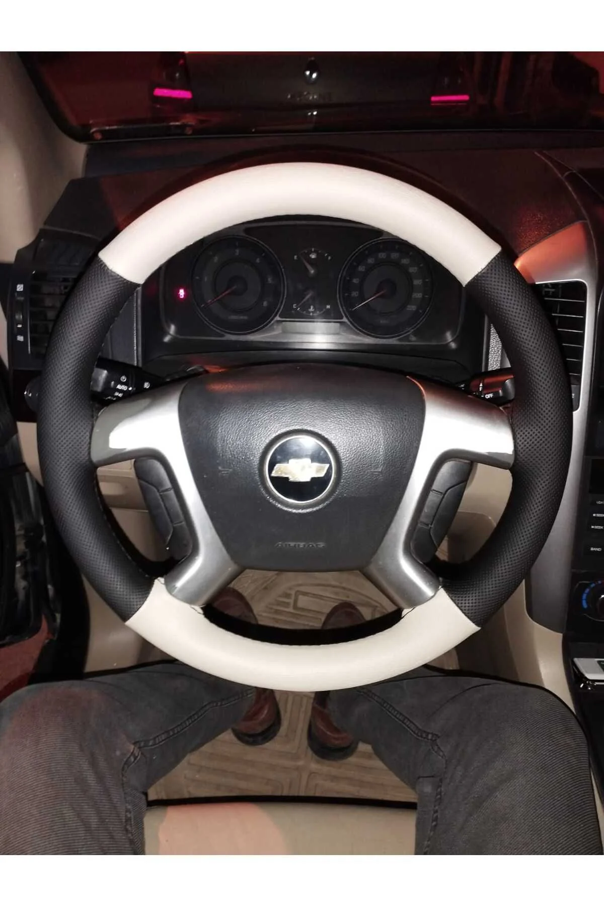 Dikişli Direksiyon Kılıfı Siyah/bej Deri Siyah Dikişli Chevrolet Captiva İçin