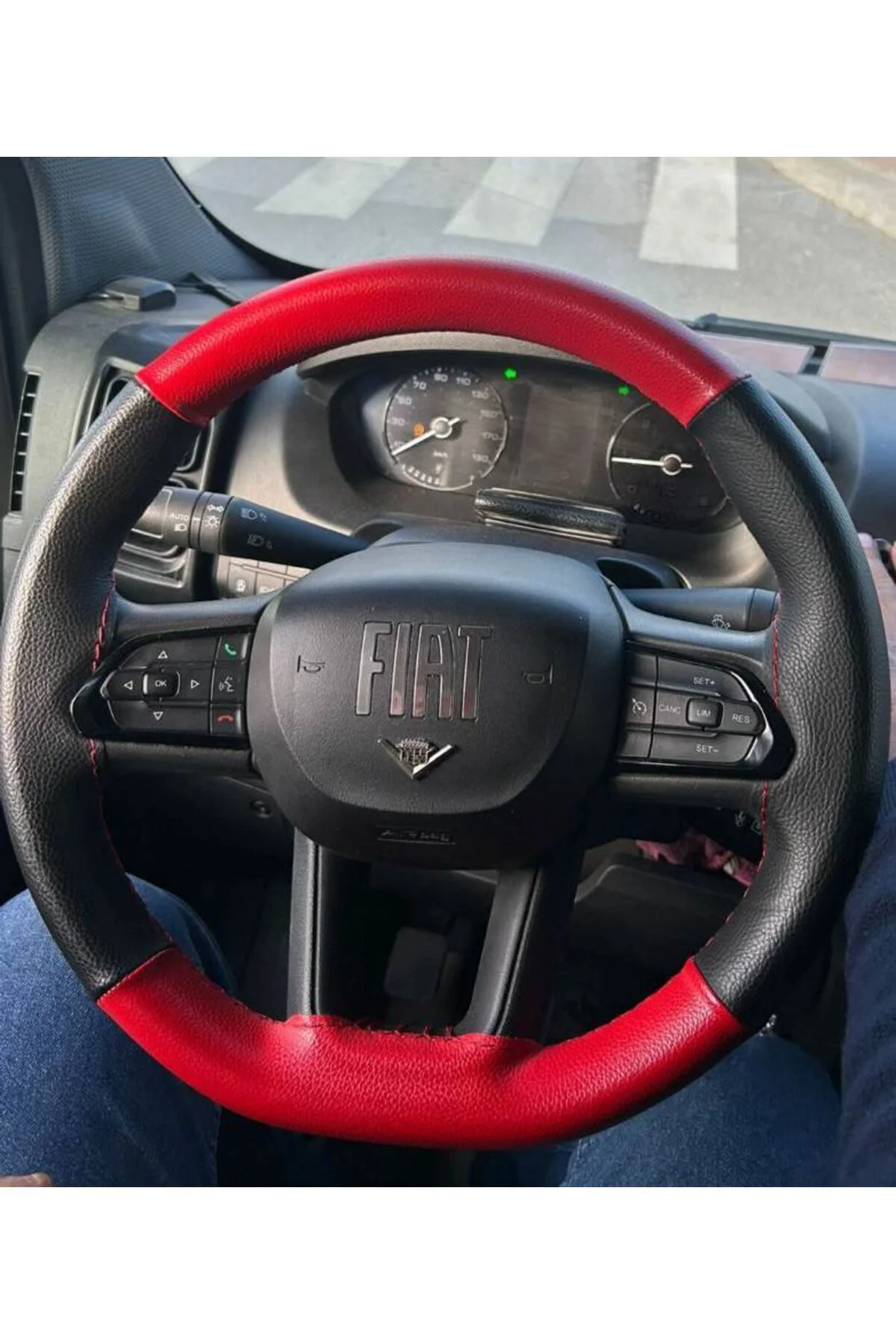 DİKİŞLİ DİREKSİYON KILIFI KIRMIZI / SİYAH DERİ KIRMIZI DİKİŞLİ FIAT DUCATO BU DİREKSİYON İÇİN DİKİŞLİ DİREKSİYON KILIFI KIRMIZI / SİYAH DERİ KIRMIZI DİKİŞLİ FIAT DUCATO BU DİREKSİYON İÇİN