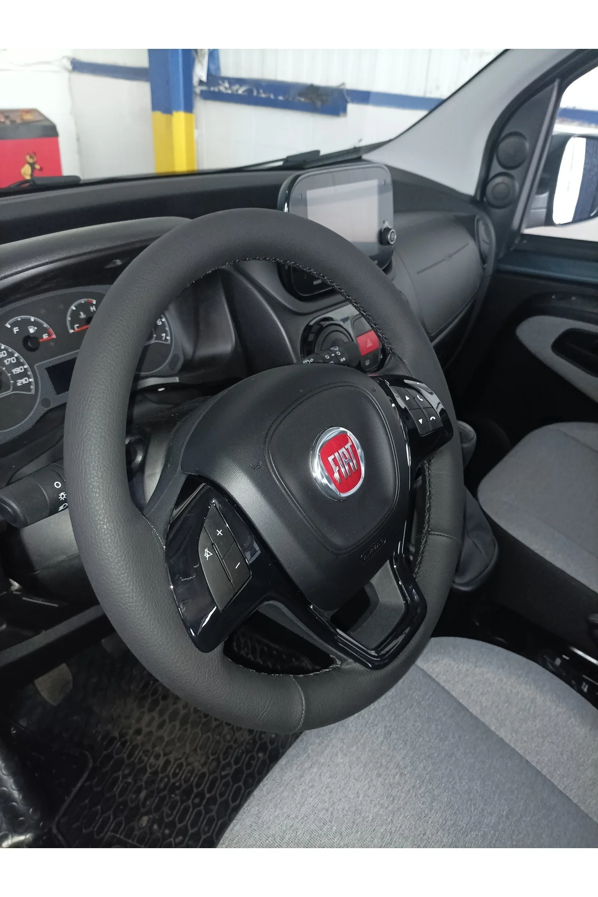 DİKİŞLİ DİREKSİYON KILIFI FIAT FİORİNO DERİ DİREKSİYON KILIFI SİYAH İP