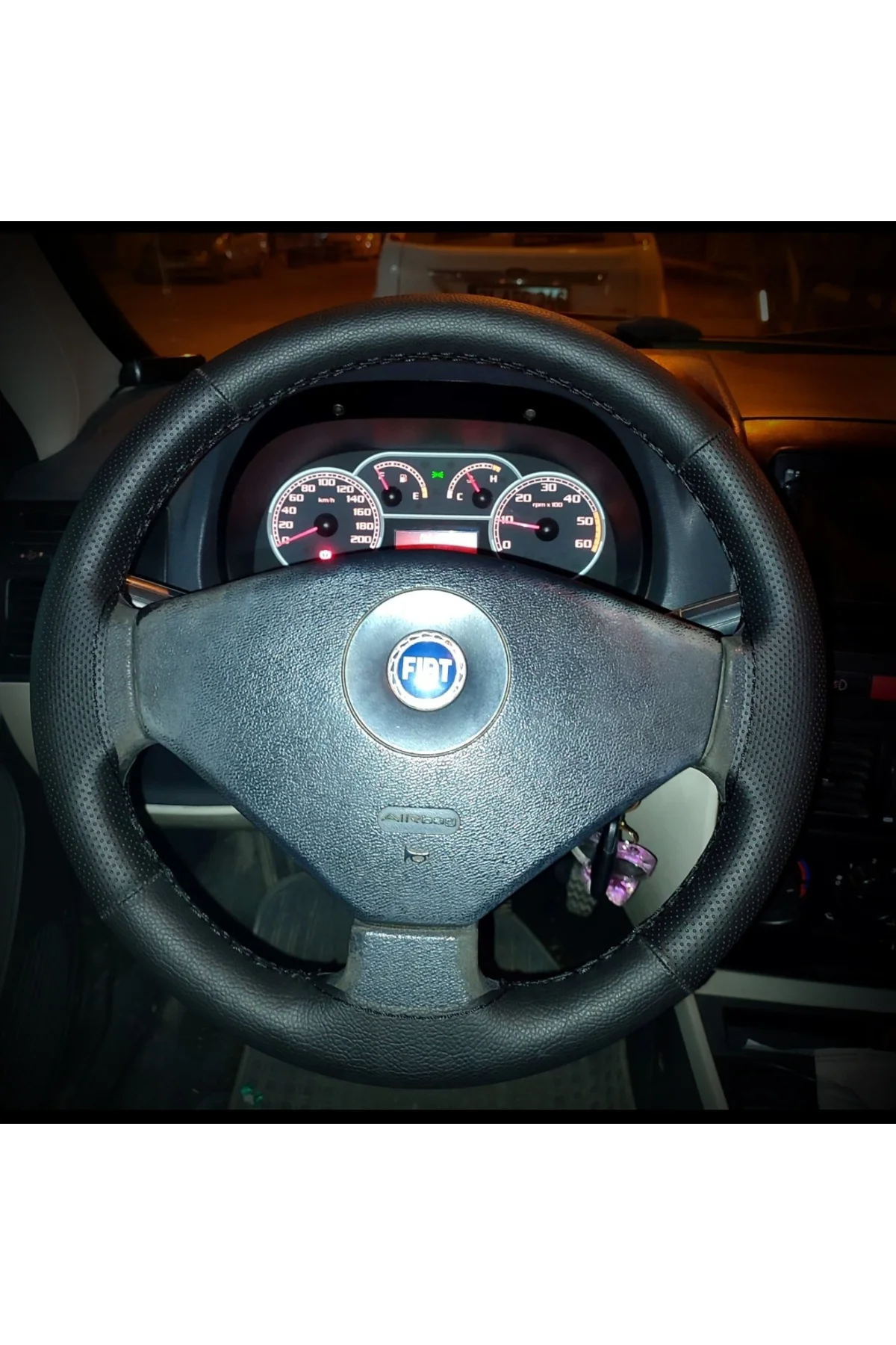 DİKİŞLİ DİREKSİYON KILIFI SİYAH DERİ NOKTA DERİ SİYAH DİKİŞLİ FIAT ALBEA İÇİN