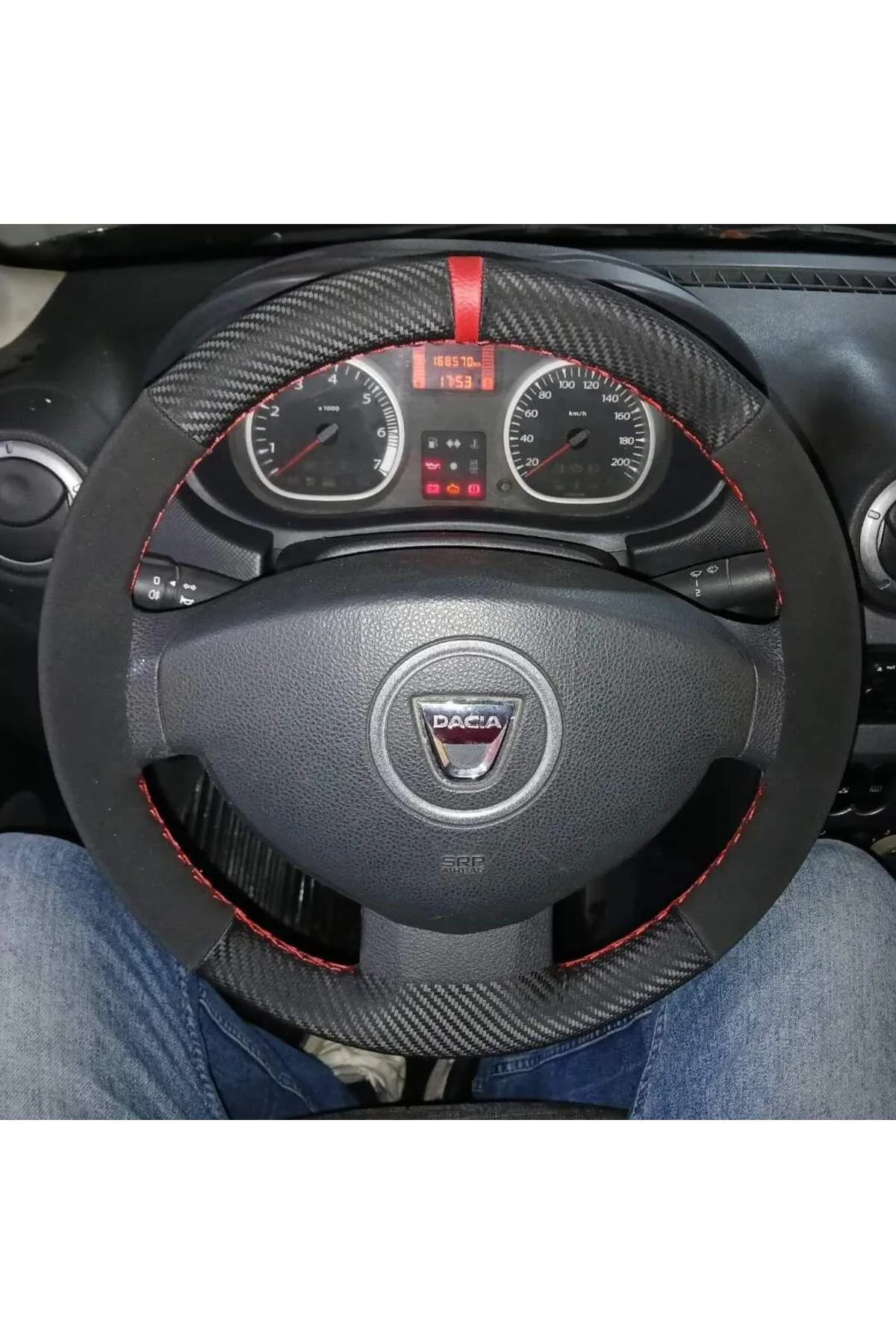 DİKİŞLİ DİREKSİYON KILIFI KARBON NUBUK KIRMIZI YÜZÜKLÜ DACİA İÇİN HIZLI KARGO