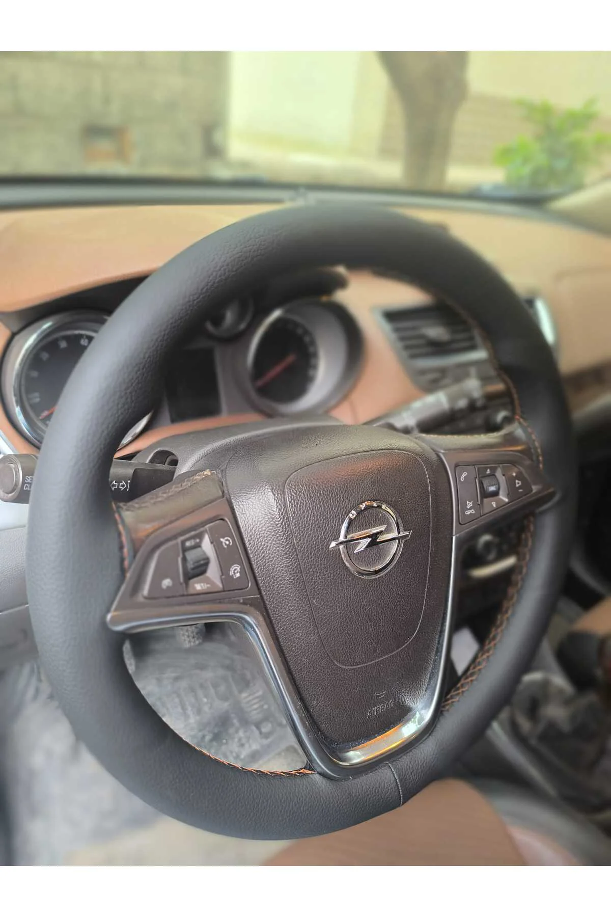 Dikişli Direksiyon Kılıfı Siyah Deri Kahve Dikişli Opel Mokka İçin