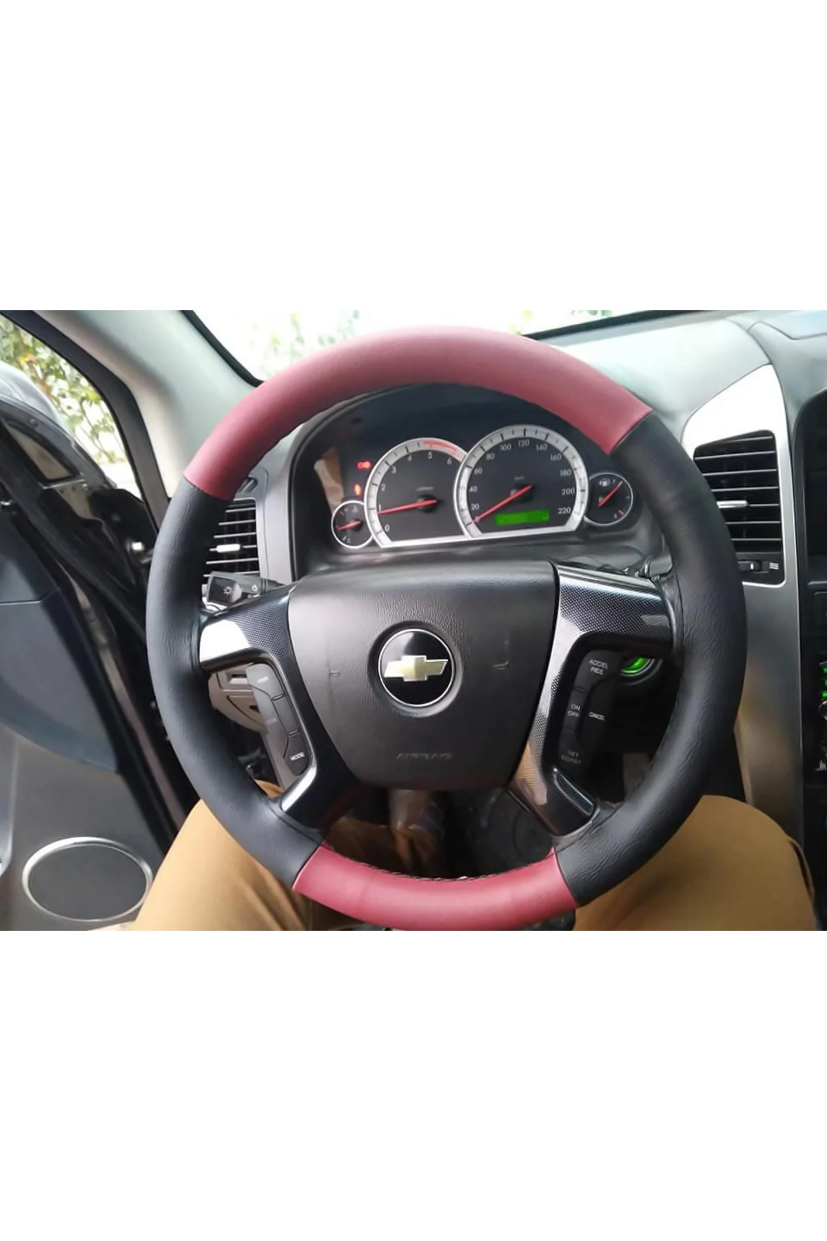 DİKİŞLİ DİREKSİYON KILIFI SİYAH / MAT KIRMIZI DERİ SİYAH DİKİŞLİ CHEVROLET CAPTİVA İÇİN