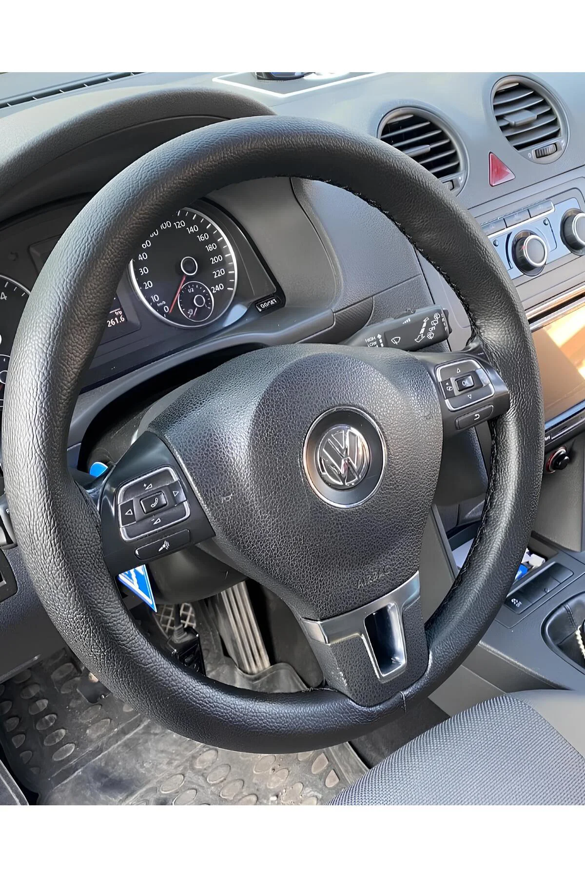 DİKİŞLİ DİREKSİYON KILIFI SİYAH DERİ SİYAH DİKİŞLİ VOLKSWAGEN JETTA İÇİN