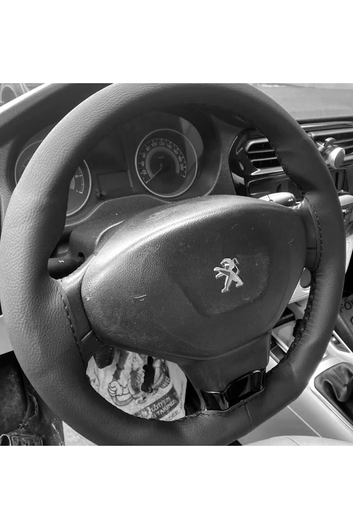 Dikişli Direksiyon Kılıfı Damarlı Siyah Deri Siyah Dikişli Peugeot 301 Ve C Elysee Için