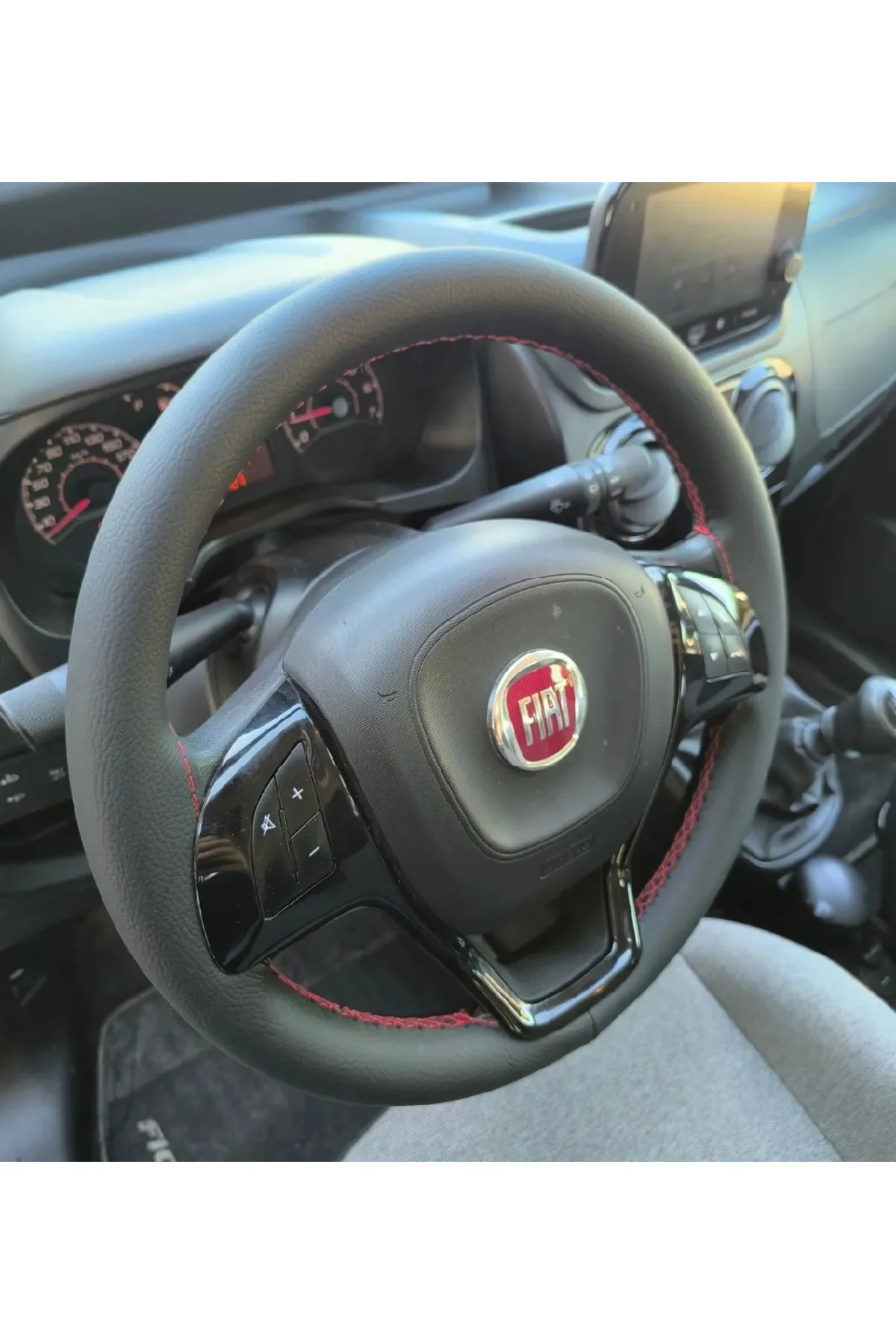 DİKİŞLİ DİREKSİYON KILIFI FIAT FİORİNO İTHAL SİYAH DERİ KIRMIZI DİKİŞLİ FIAT FIORINO İÇİN Fiyatı, Yorumları ve Özellikleri