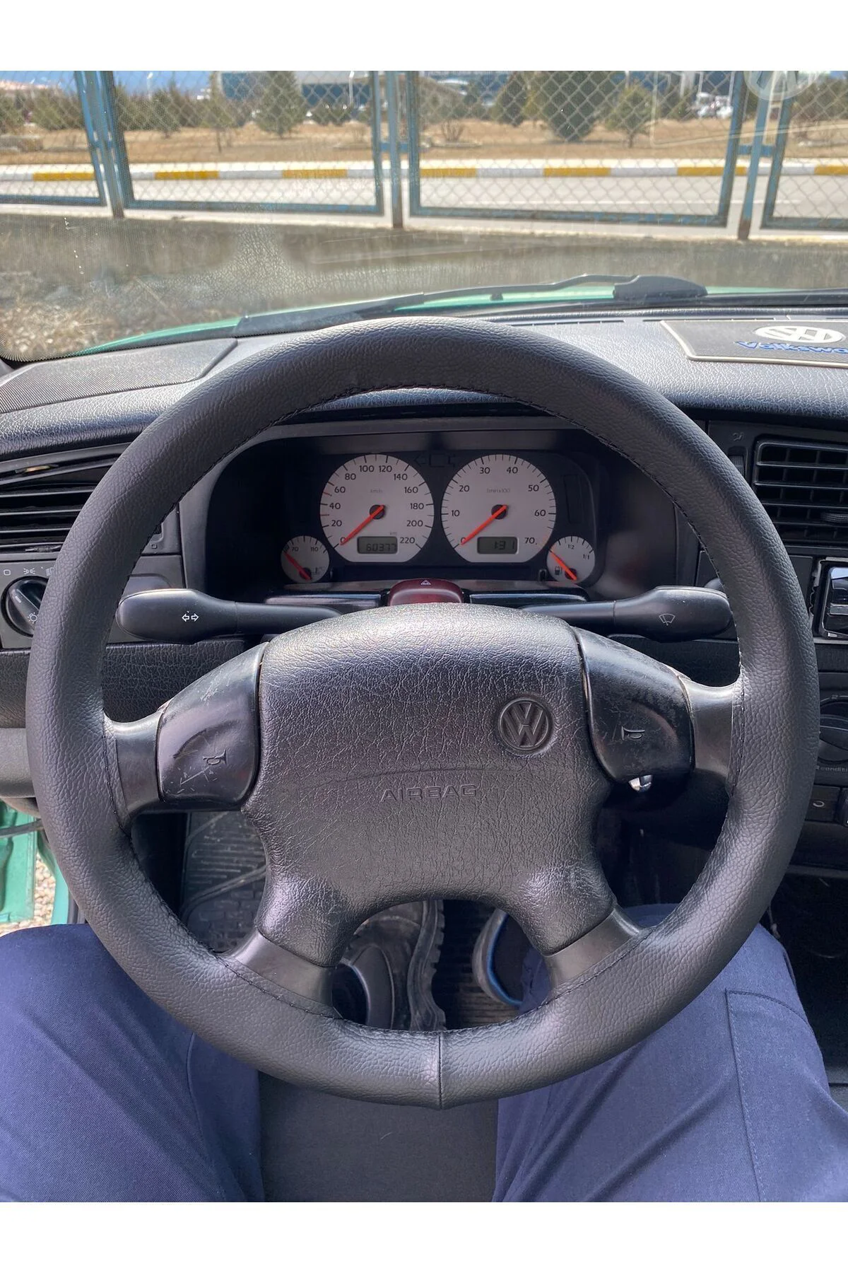 Dikişli Direksiyon Kılıfı Damarlı Deri Siyah Dikişli Hava Yastıklı Polo İçin