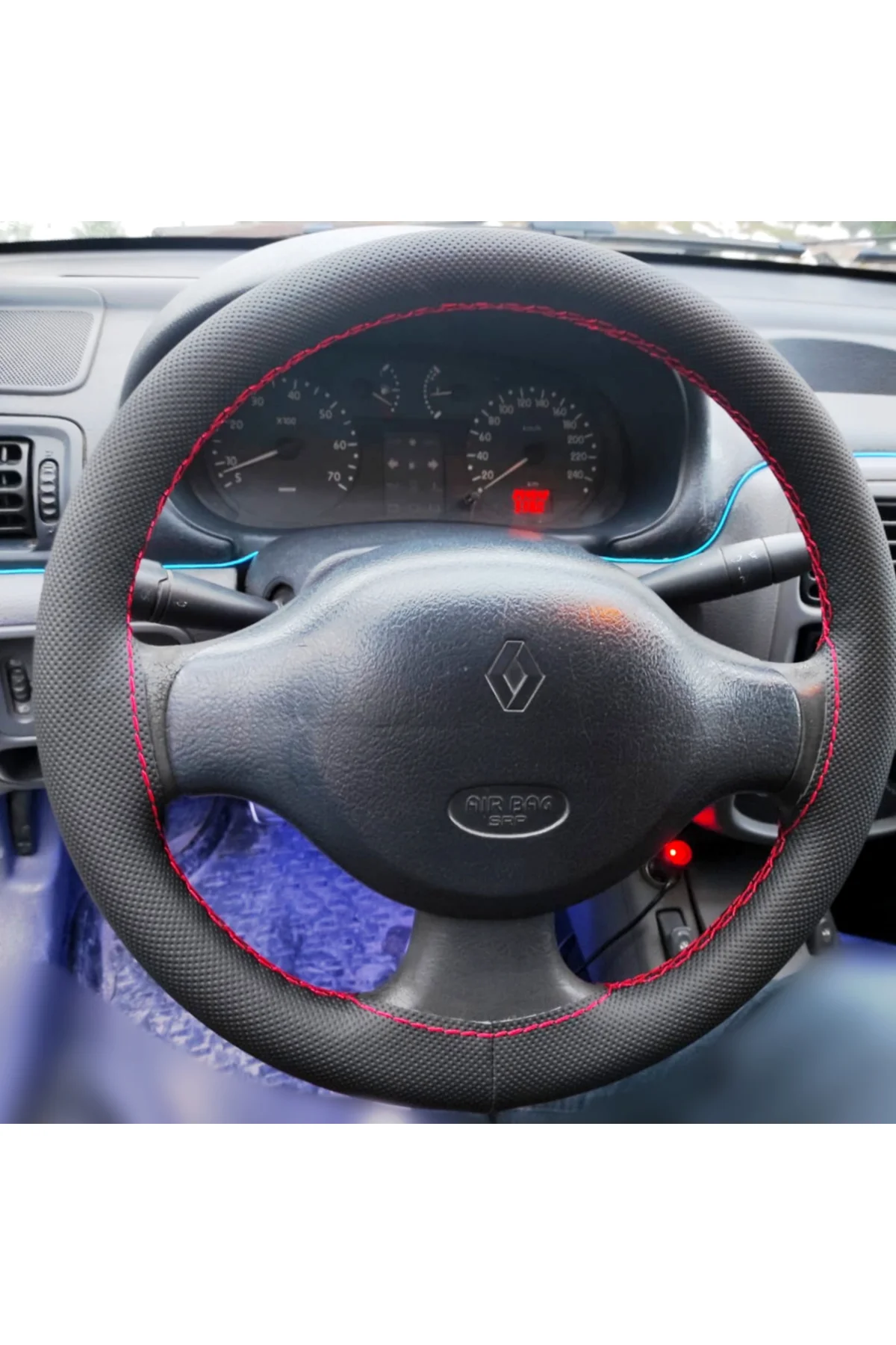 DİKİŞLİ DİREKSİYON KILIFI NOKTALI DERİ KIRMIZI DİKİŞLİ RENAULT CLİO 2004 kasa için