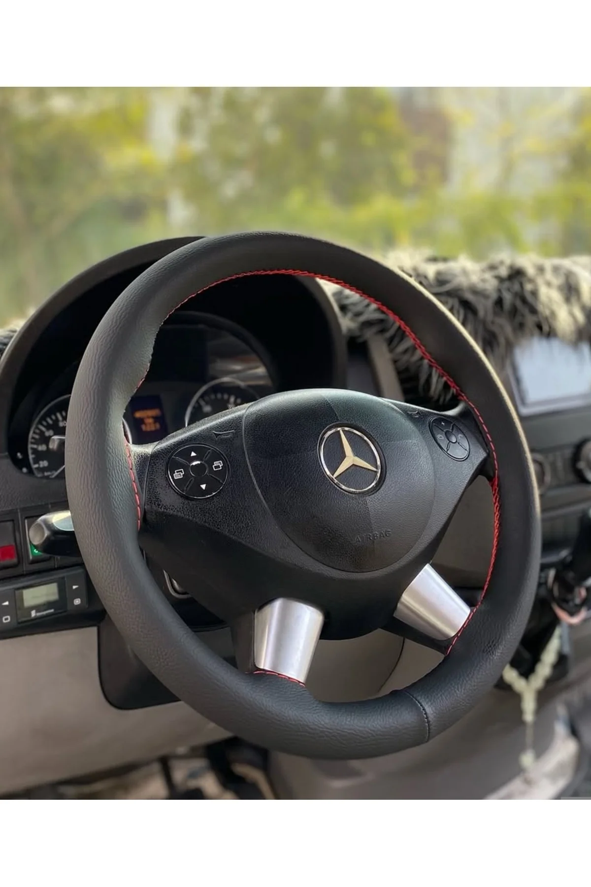 DİKİŞLİ DİREKSİYON KILIFI SİYAH KIRMIZI DİKİŞLİ MERCEDES SPRİNTER FOTODAKİ DİREKSİYON İÇİN DİKİŞLİ DİREKSİYON KILIFI SİYAH KIRMIZI DİKİŞLİ MERCEDES SPRİNTER FOTODAKİ DİREKSİYON İÇİN