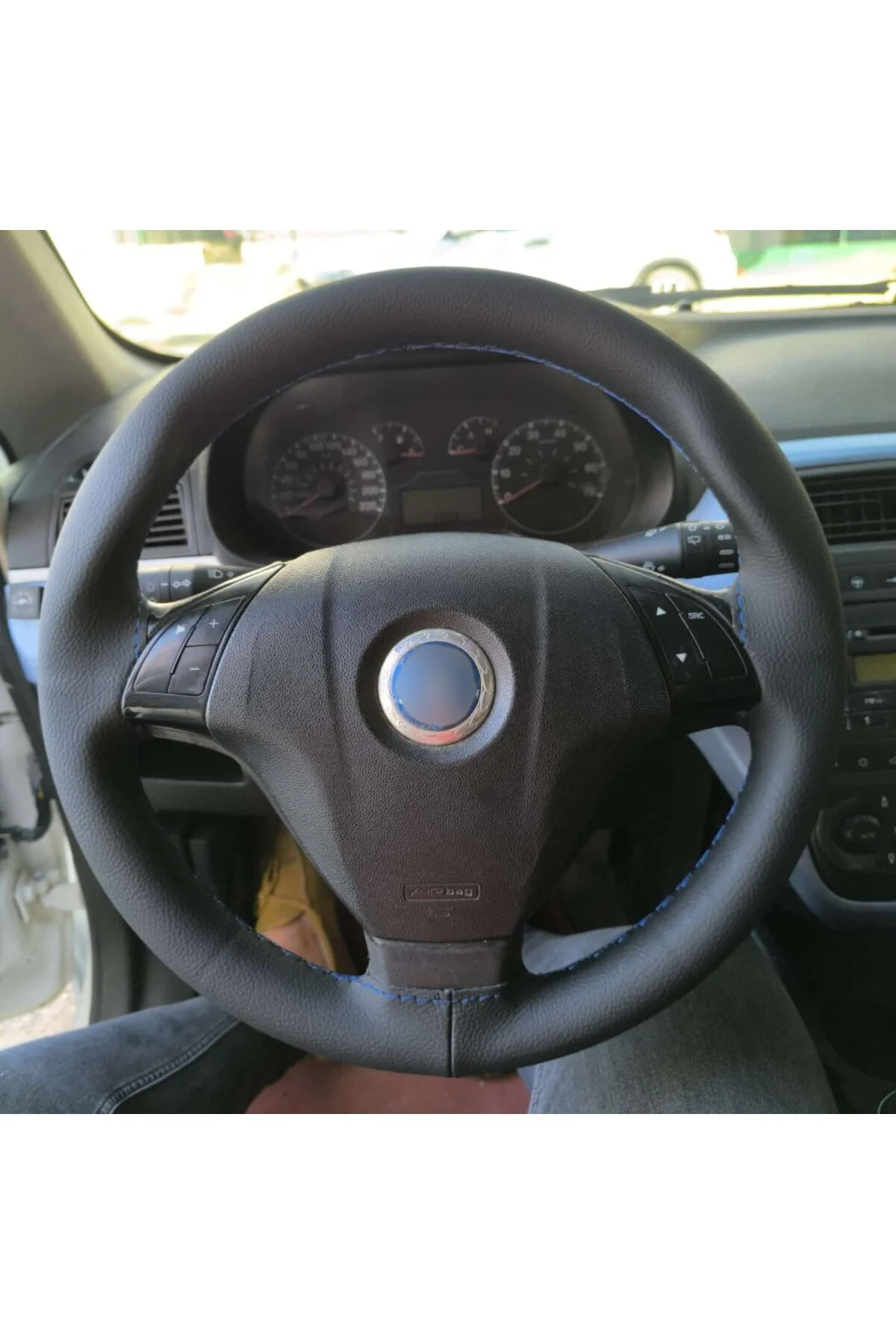 DİKİŞLİ DİREKSİYON KILIFI SİYAH MAVİ DİKİŞLİ F.IAT LİNEA İÇİN