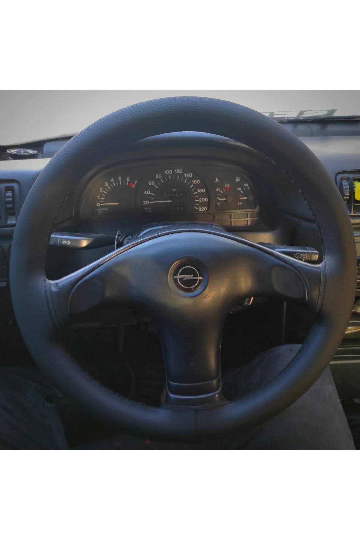 DİKİŞLİ DİREKSİYON KILIFI SİYAH DERİ SİYAH DİKİŞLİ OPEL VECTRA A İÇİN