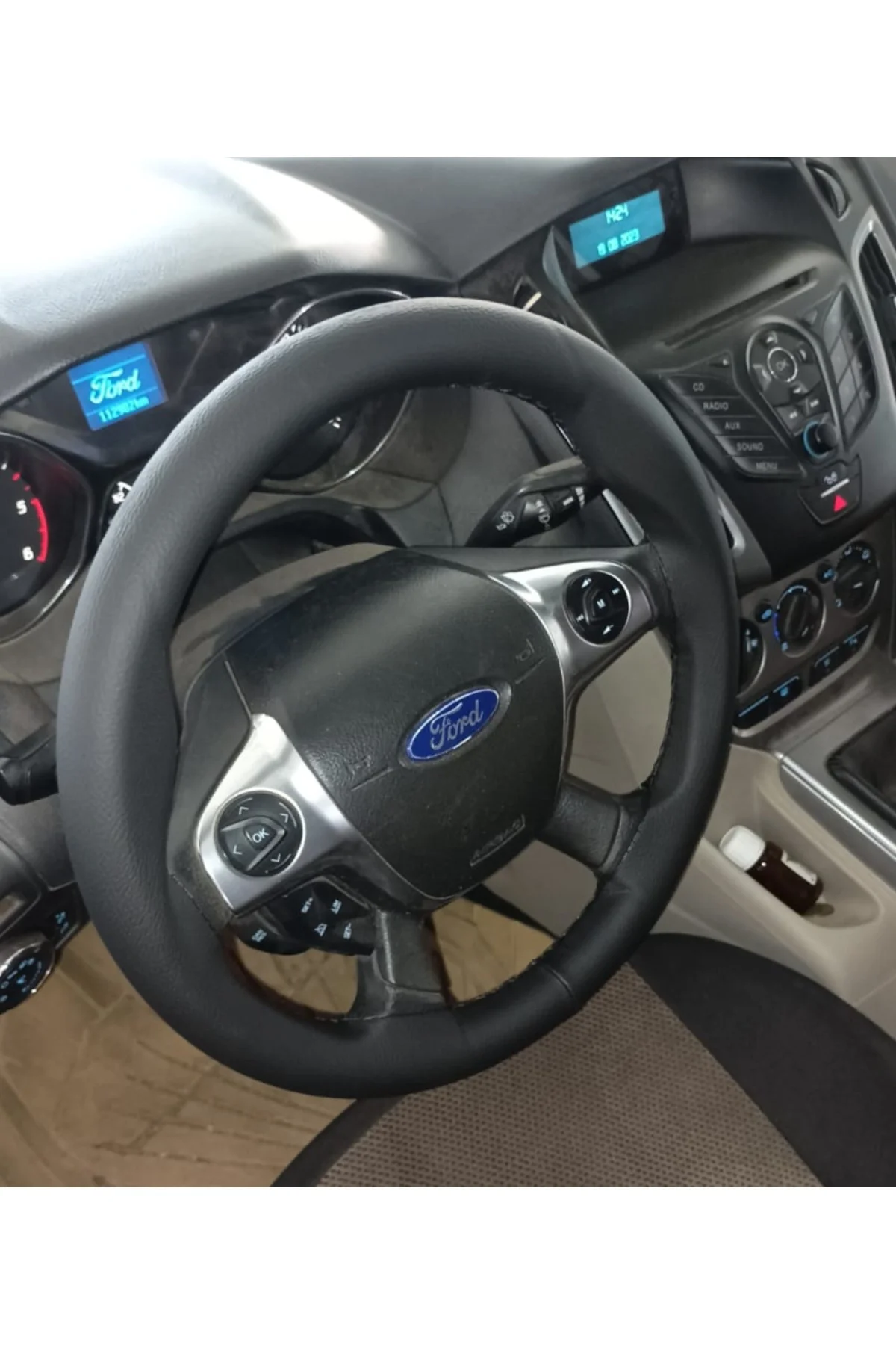 DİKİŞLİ DİREKSİYON KILIFI SİYAH DERİ SİYAH DİKİŞLİ FORD FOCUS İÇİ