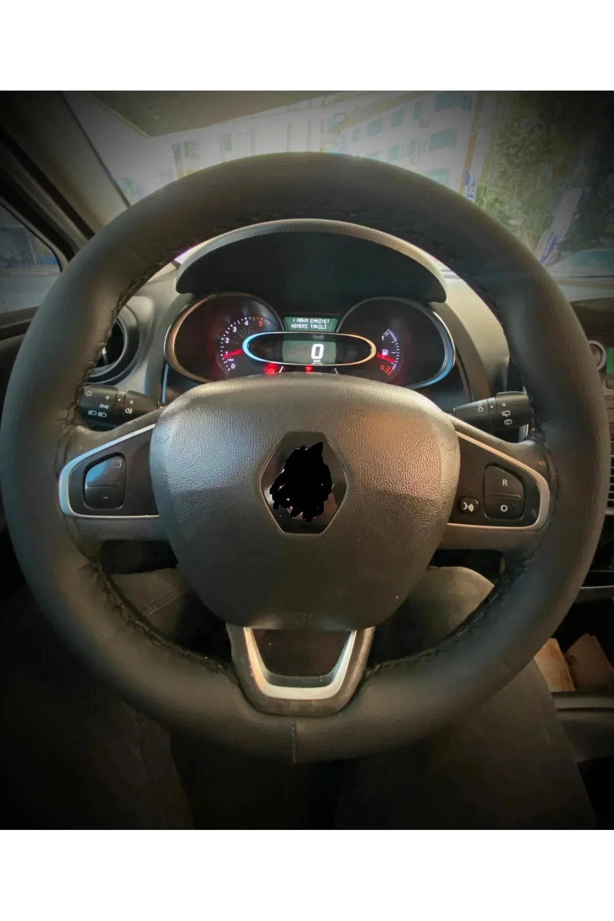 DİKİŞLİ DİREKSİYON KILIFI İTHAL SİYAH DERİ SİYAH DİKİŞLİ RENAULT CLİO İÇİN