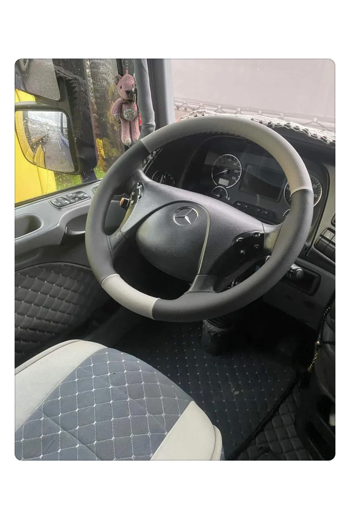 DİKİŞLİ DİREKSİYON KILIFI GRİ/SİYAH DERİ SİYAH DİKİŞLİ MERCEDES T