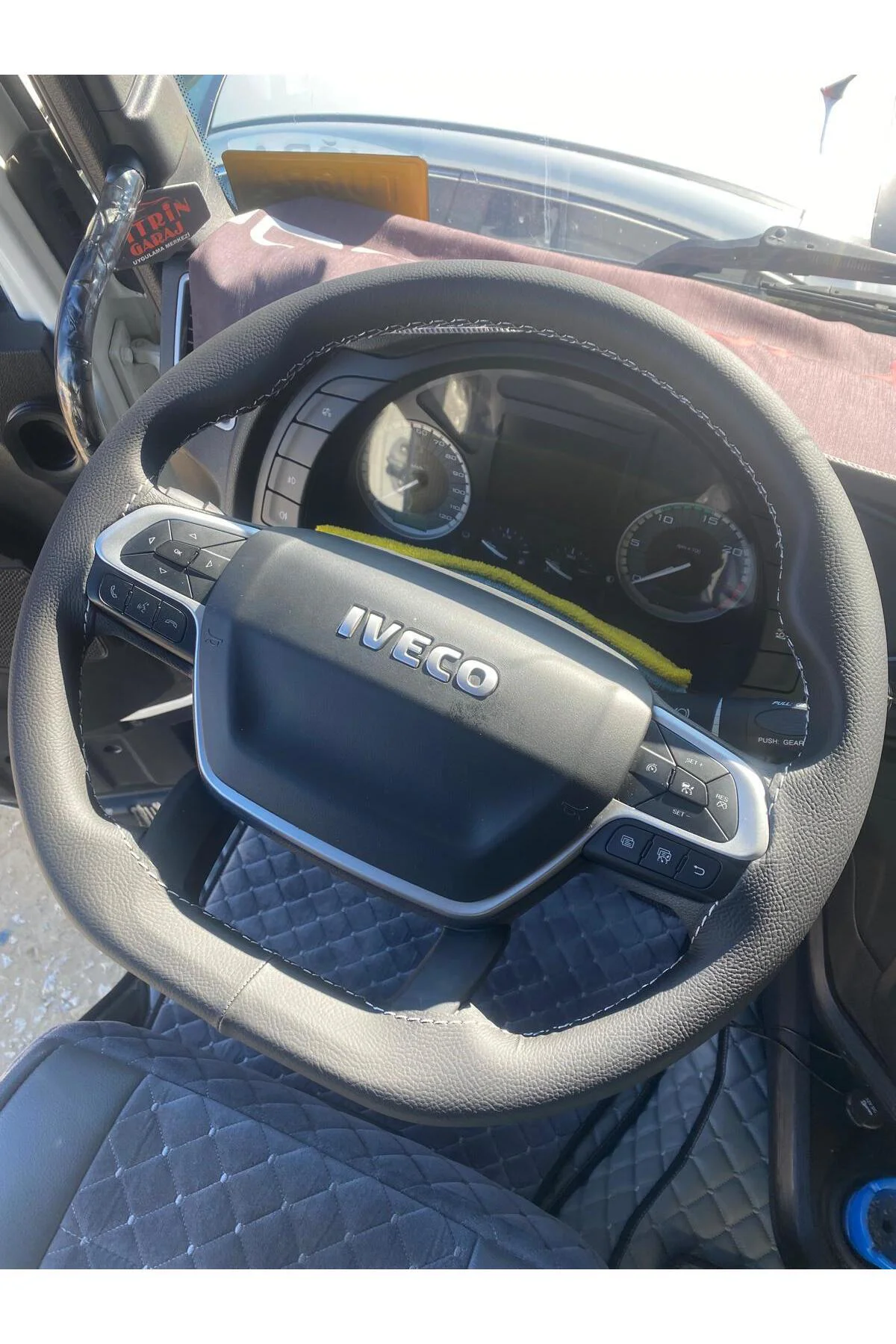 Dikişli Direksiyon Kılıfı Siyah Deri Gri Dikişli Iveco Tır Kamyon İçin