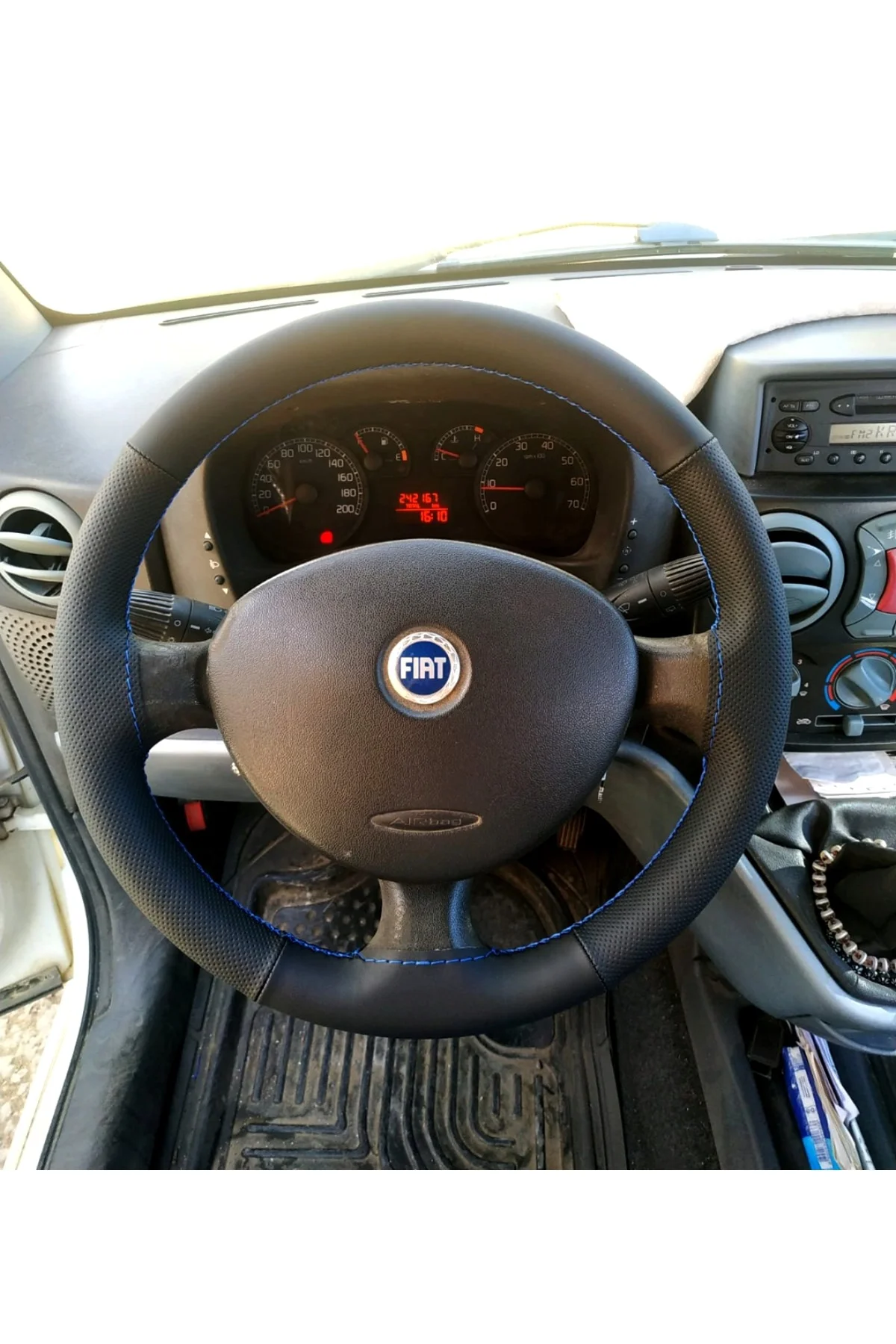 DİKİŞLİ DİREKSİYON KILIFI SOFT DÜZ YÜZEYLİ DERİ NOKTALI DERİ MAVİ DİKİŞLİ FIAT DOBLO İÇİN