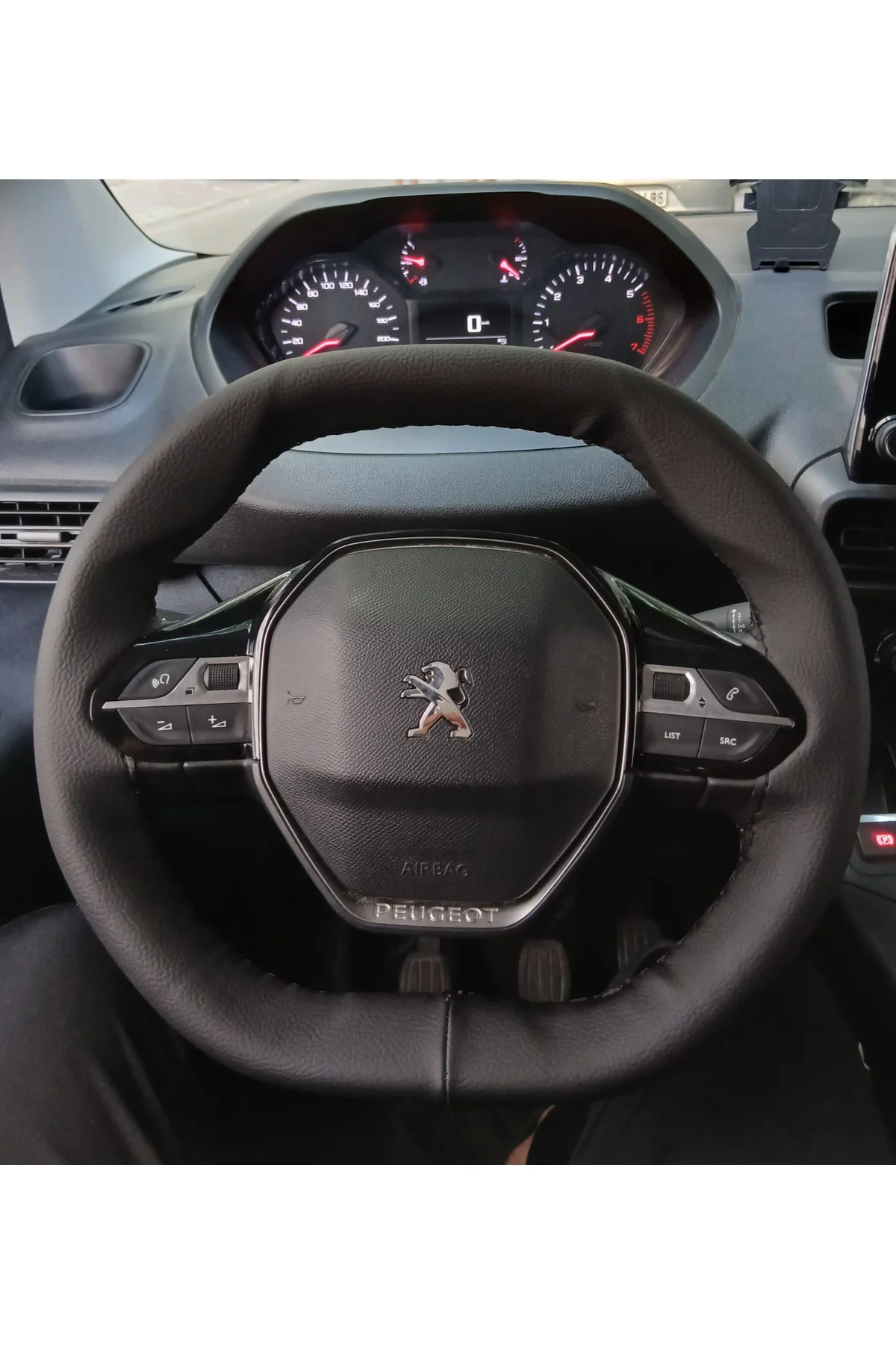 DİKİŞLİ DİREKSİYON KILIFI SİYAH DERİ SİYAH DİKİŞLİ PEUGEOT PARTNE