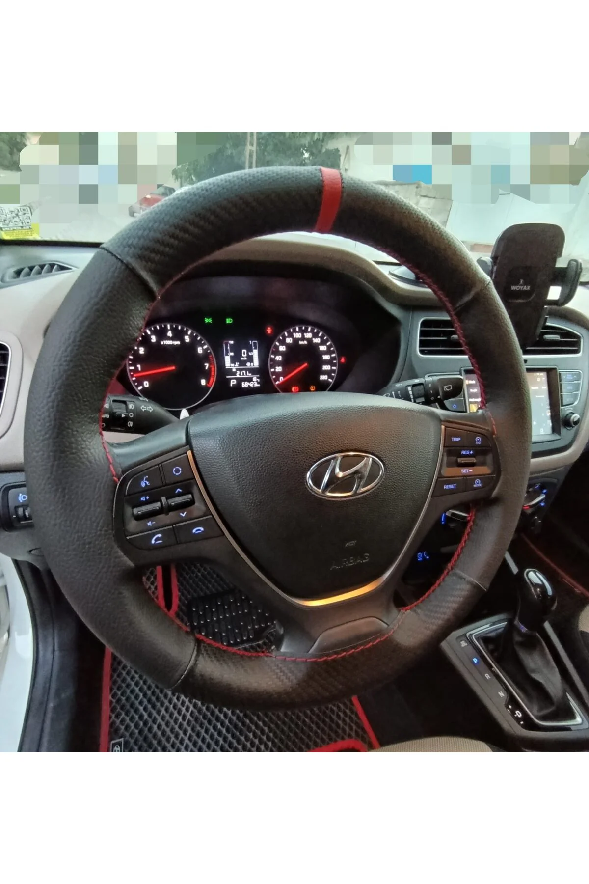 DİKİŞLİ DİREKSİYON KILIFI KARBON DERİ SİYAH DERİ KIRMIZI YÜZÜK KIRMIZI DİKİŞLİ HYUNDAİ İ20 İÇİN