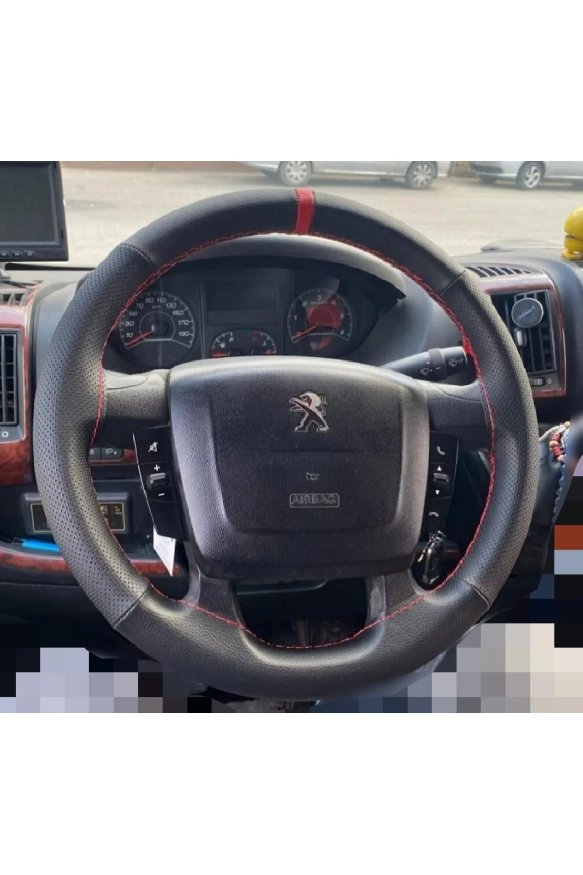 DİKİŞLİ DİREKSİYON KILIFI SİYAH / NOKTALI DERİ KIRMIZI YÜZÜK KIRMIZI DİKİŞLİ PEUGEOT BOXER İÇİN