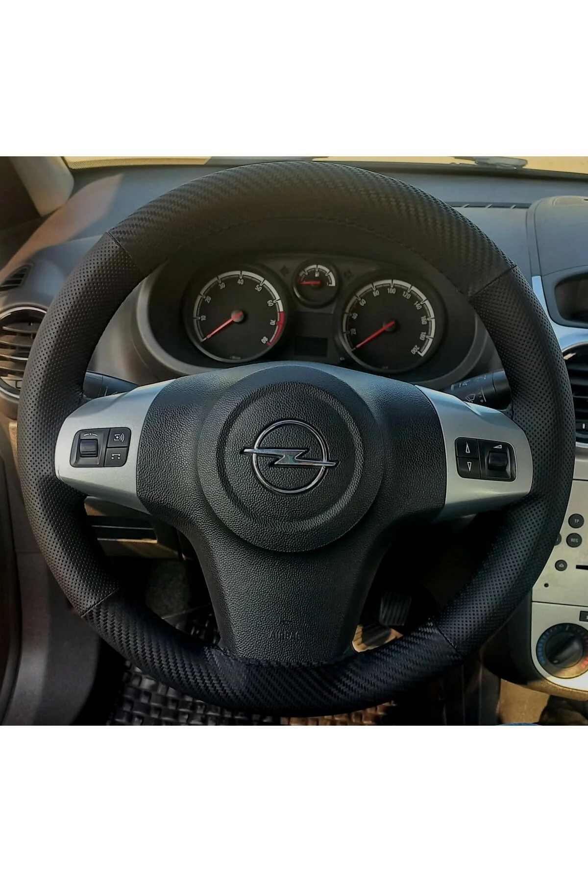 DİKİŞLİ DİREKSİYON KILIFI KARBON / NOKTALI SİYAH DİKİŞLİ CORSA D VECTRA C ASTRA H İÇİN