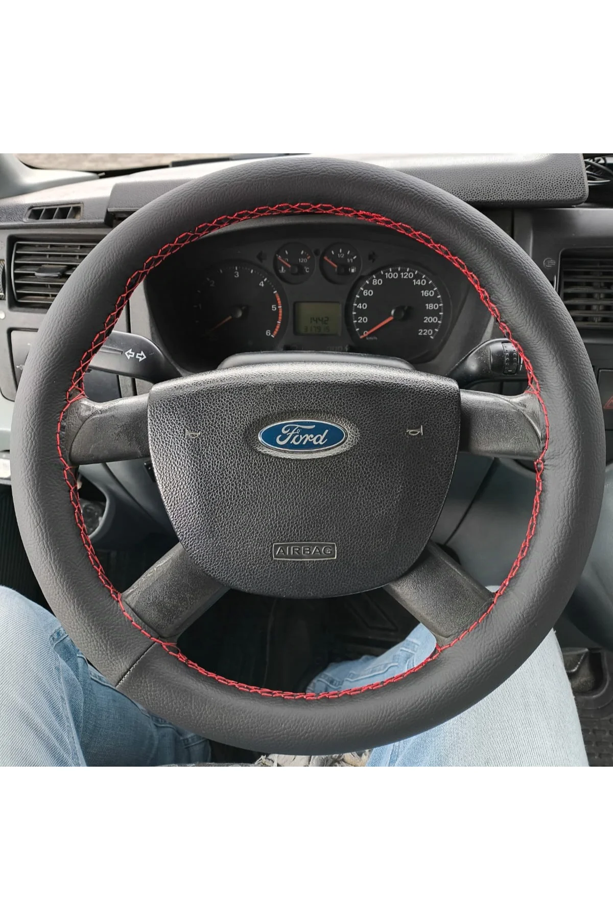 DİKİŞLİ DİREKSİYON KILIFI İTHAL SİYAH DERİ KIRMIZI DİKİŞLİ FORD TRANSİT İÇİN DİKİŞLİ DİREKSİYON KILIFI İTHAL SİYAH DERİ KIRMIZI DİKİŞLİ FORD TRANSİT İÇİN