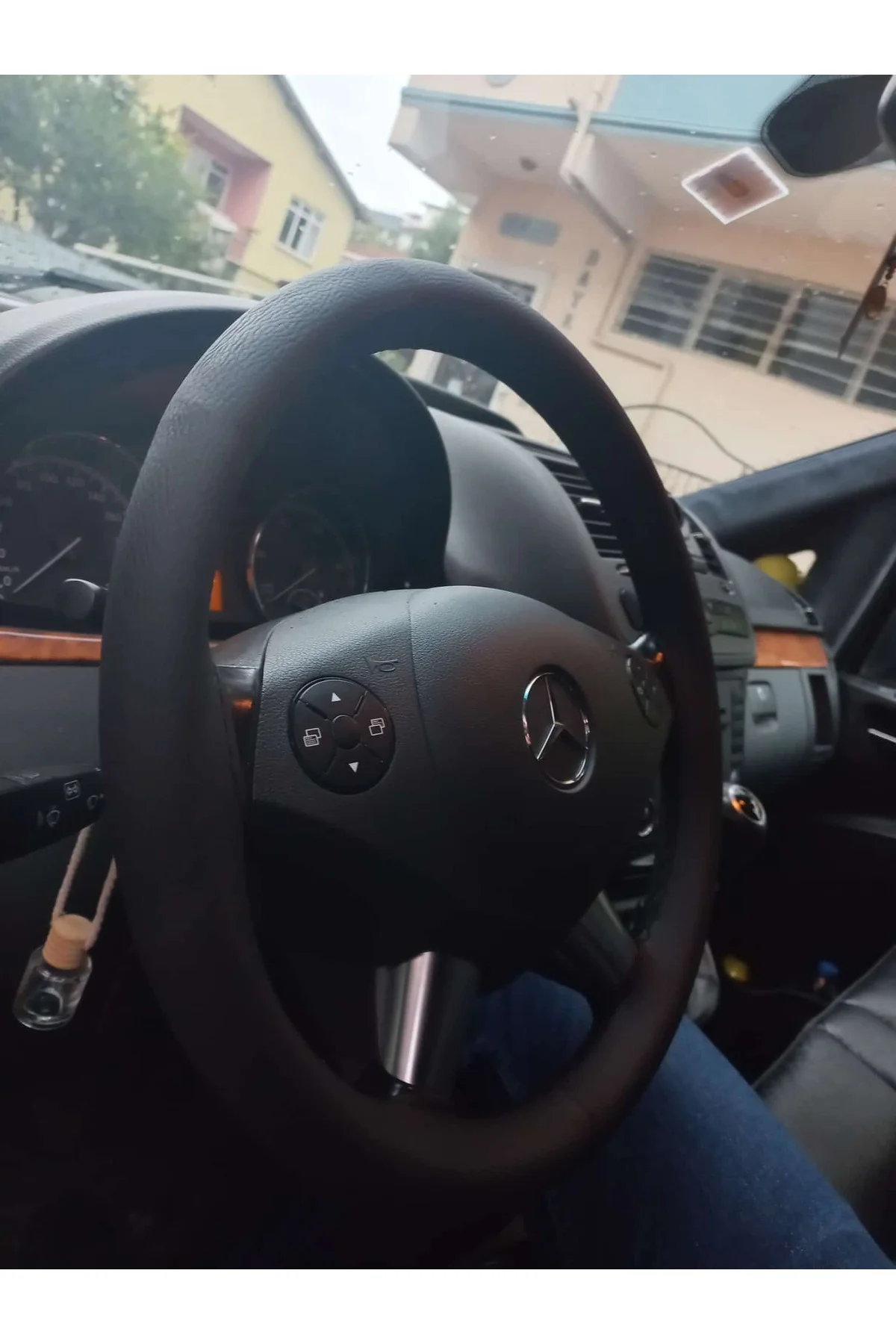 DİKİŞLİ DİREKSİYON KILIFI SİYAH DERİ SİYAH DİKİŞLİ MERCEDES VİTO İÇİN HIZLI KARGO DİKİŞLİ DİREKSİYON KILIFI SİYAH DERİ SİYAH DİKİŞLİ MERCEDES VİTO İÇİN HIZLI KARGO