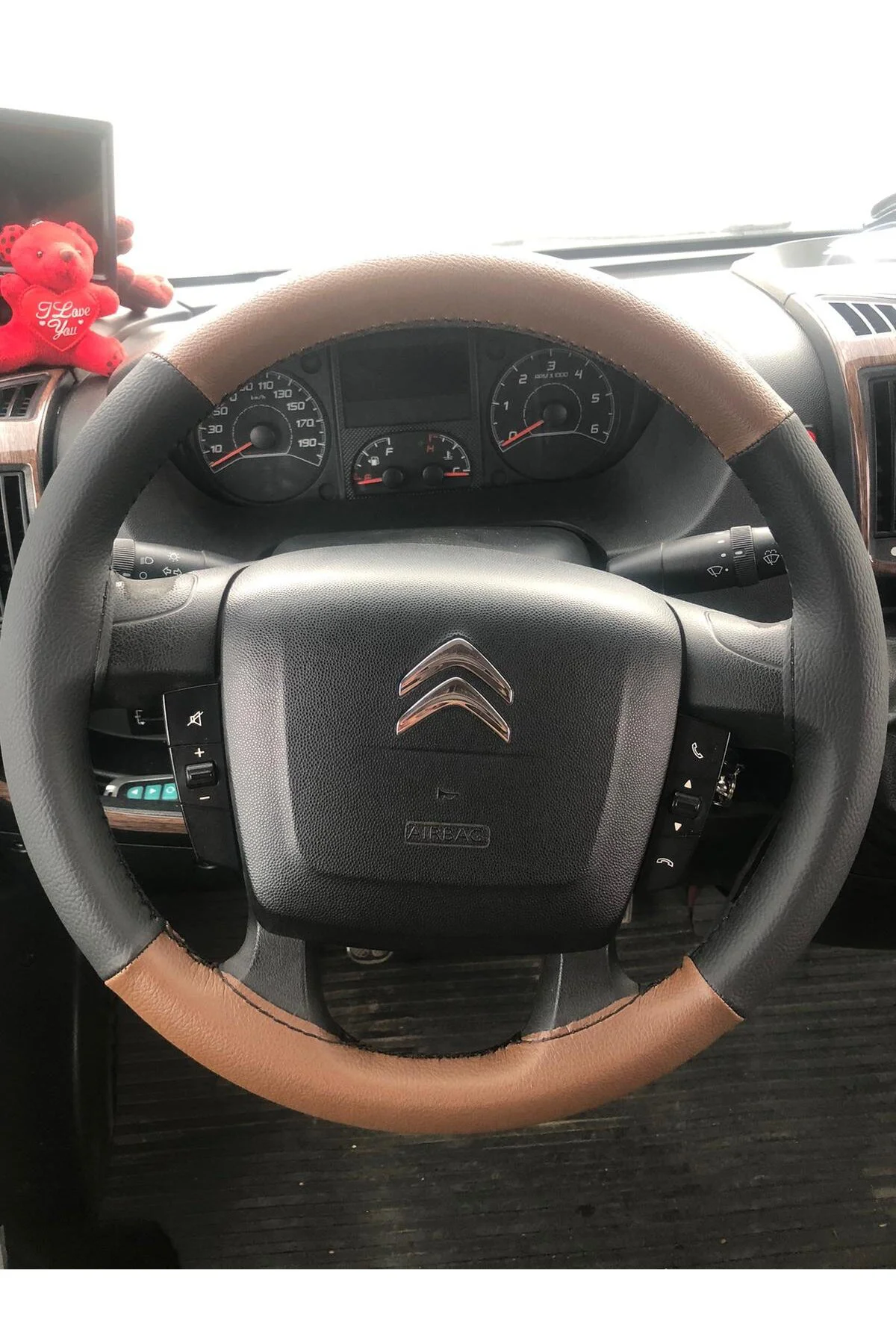 DİKİŞLİ DİREKSİYON KILIFI TABA / SİYAH DERİ SİYAH DİKİŞLİ F.İAT DUCATO BU DİREKSİYON İÇİN