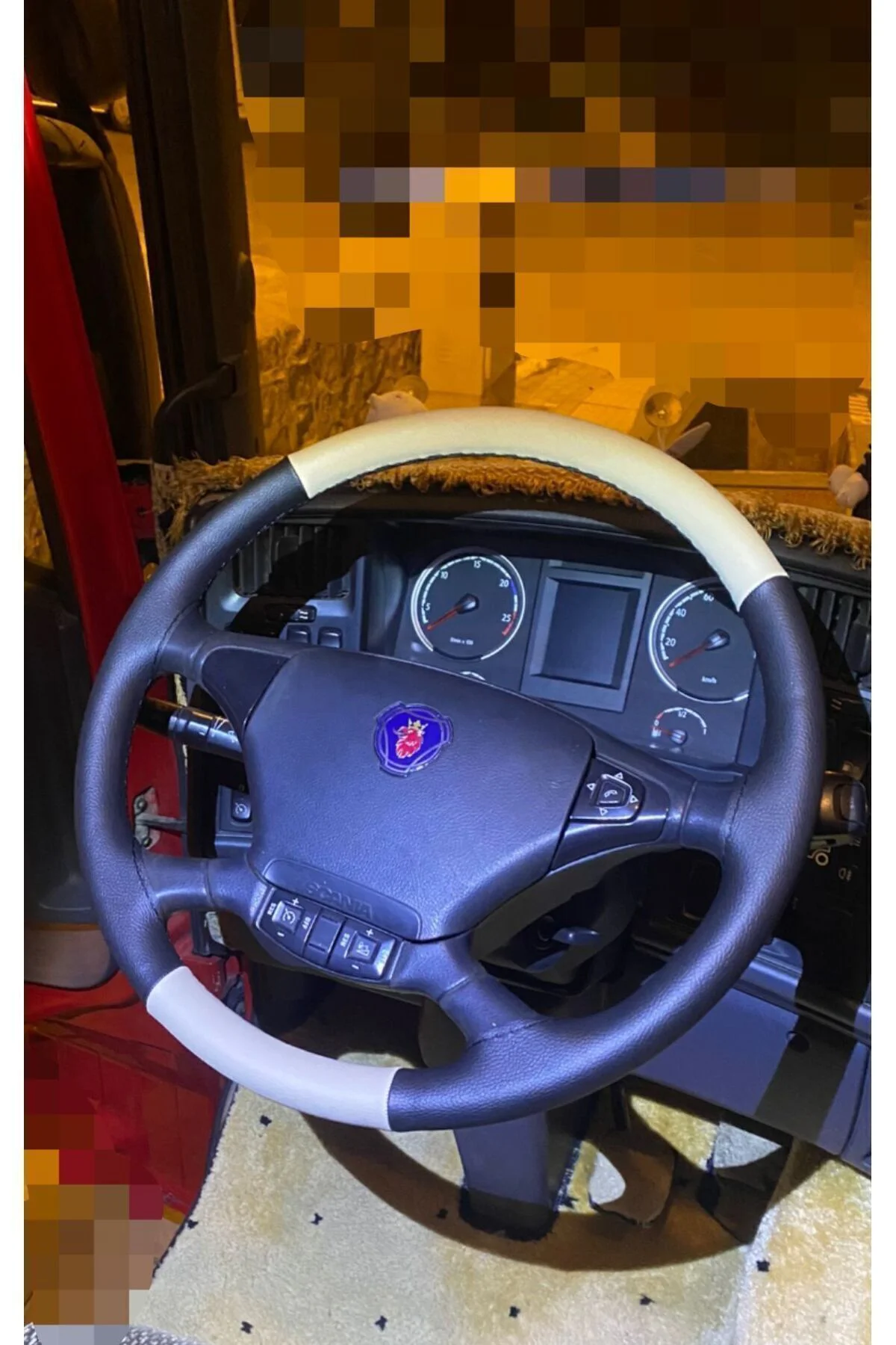 Dikişli Direksiyon Kılıfı Siyah/bej Deri Siyah Dikişli Scania Tır Kamyon İçin H.