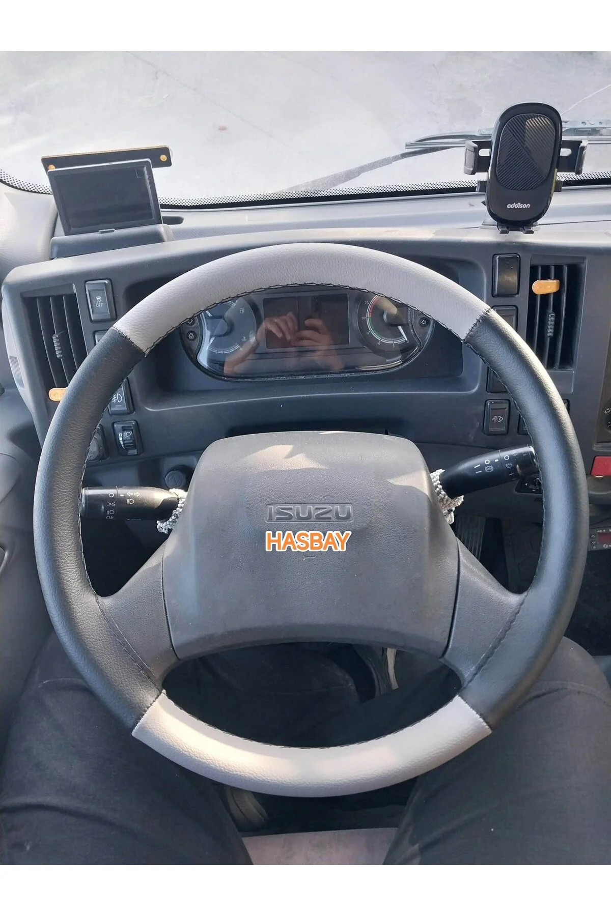 DİKİŞLİ DİREKSİYON KILIFI GRİ / SİYAH DERİ SİYAH DİKİŞLİ ISUZU NPR 10 LONG NET ÖLÇÜ