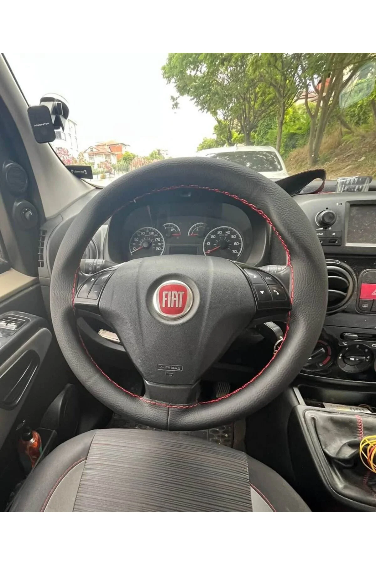 DİKİŞLİ DİREKSİYON KILIFI SİYAH DERİ KIRMIZI DİKİŞLİ FIAT FİORİNO LİNEA İÇİN