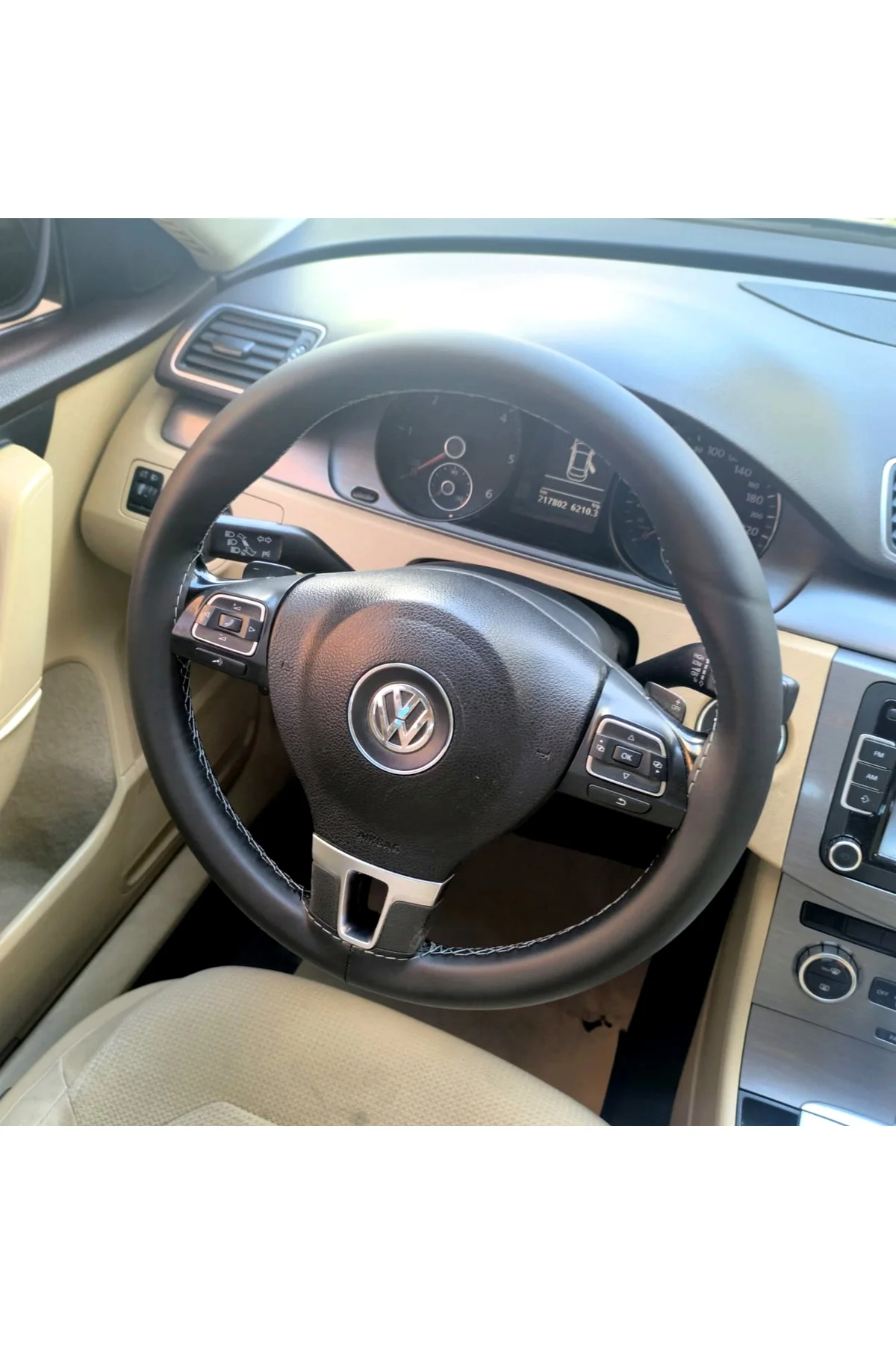 DİKİŞLİ DİREKSİYON KILIFI SOFT DÜZ YÜZEYLİ DERİ GRİ DİKİŞLİ VW PASSAT İÇİN