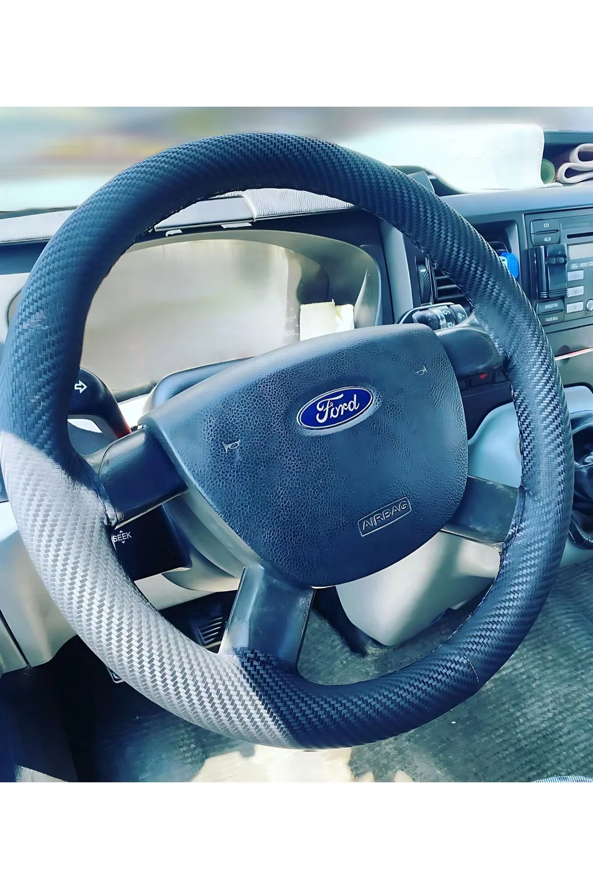DİKİŞLİ DİREKSİYON KILIFI KARBON DERİ SİYAH DİKİŞLİ FORD TRANSİT İÇİN