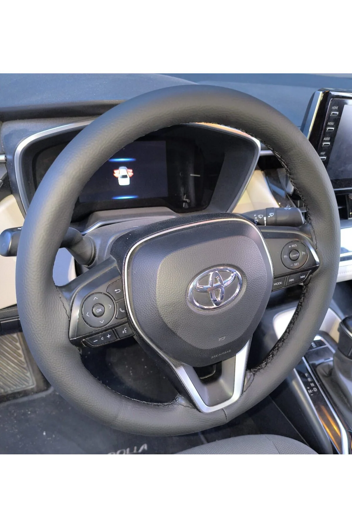 DİKİŞLİ DİREKSİYON KILIFI SİYAH SİYAH DİKİŞLİ TOYOTA COROLLA VE SUV İÇİN