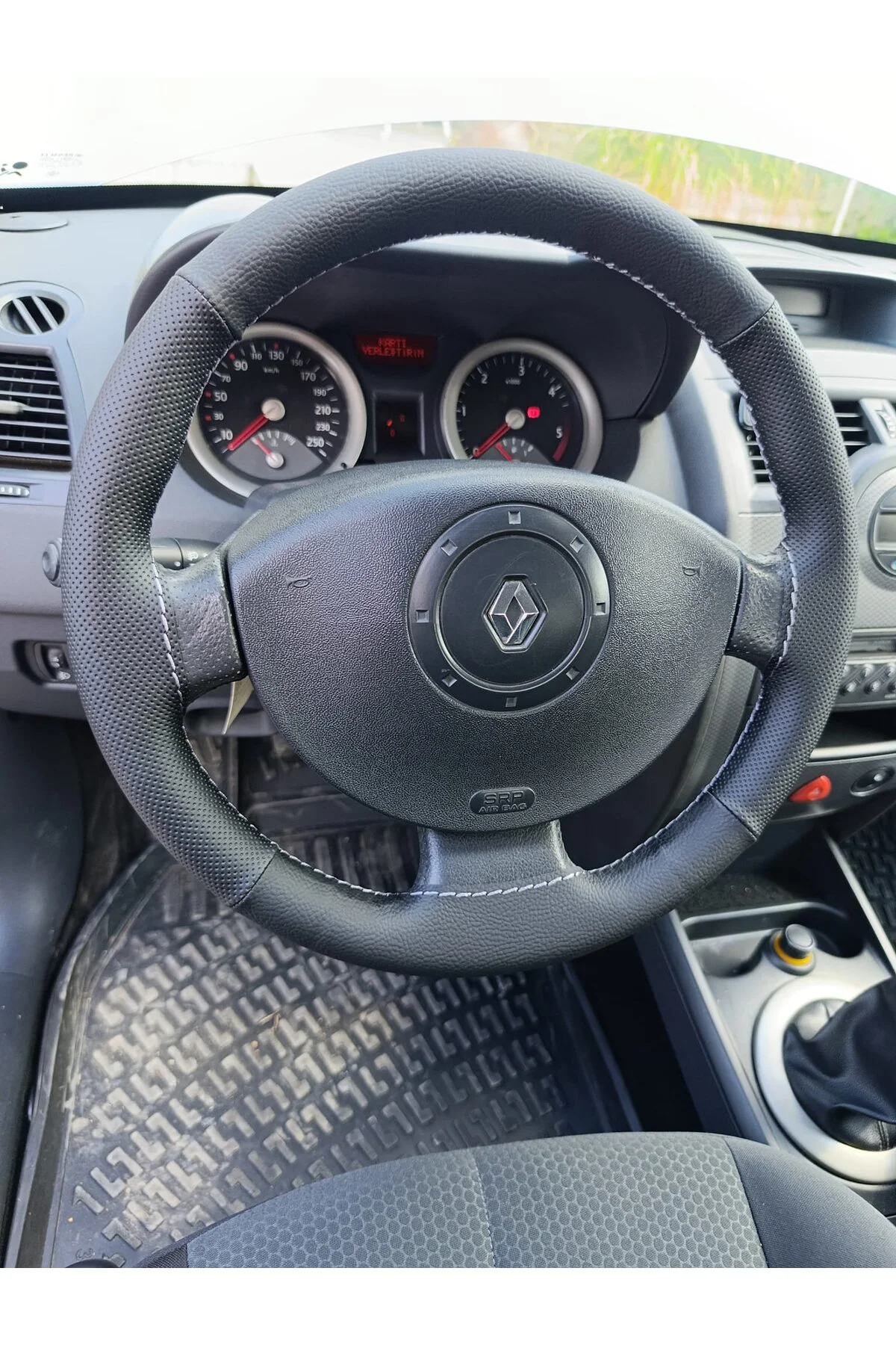 DİKİŞLİ DİREKSİYON KILIFI SİYAH DERİ NOKTA DERİ GRİ DİKİŞLİ RENO MEGANE 2 İÇİN DİKİŞLİ DİREKSİYON KILIFI SİYAH DERİ NOKTA DERİ GRİ DİKİŞLİ RENO MEGANE 2 İÇİN