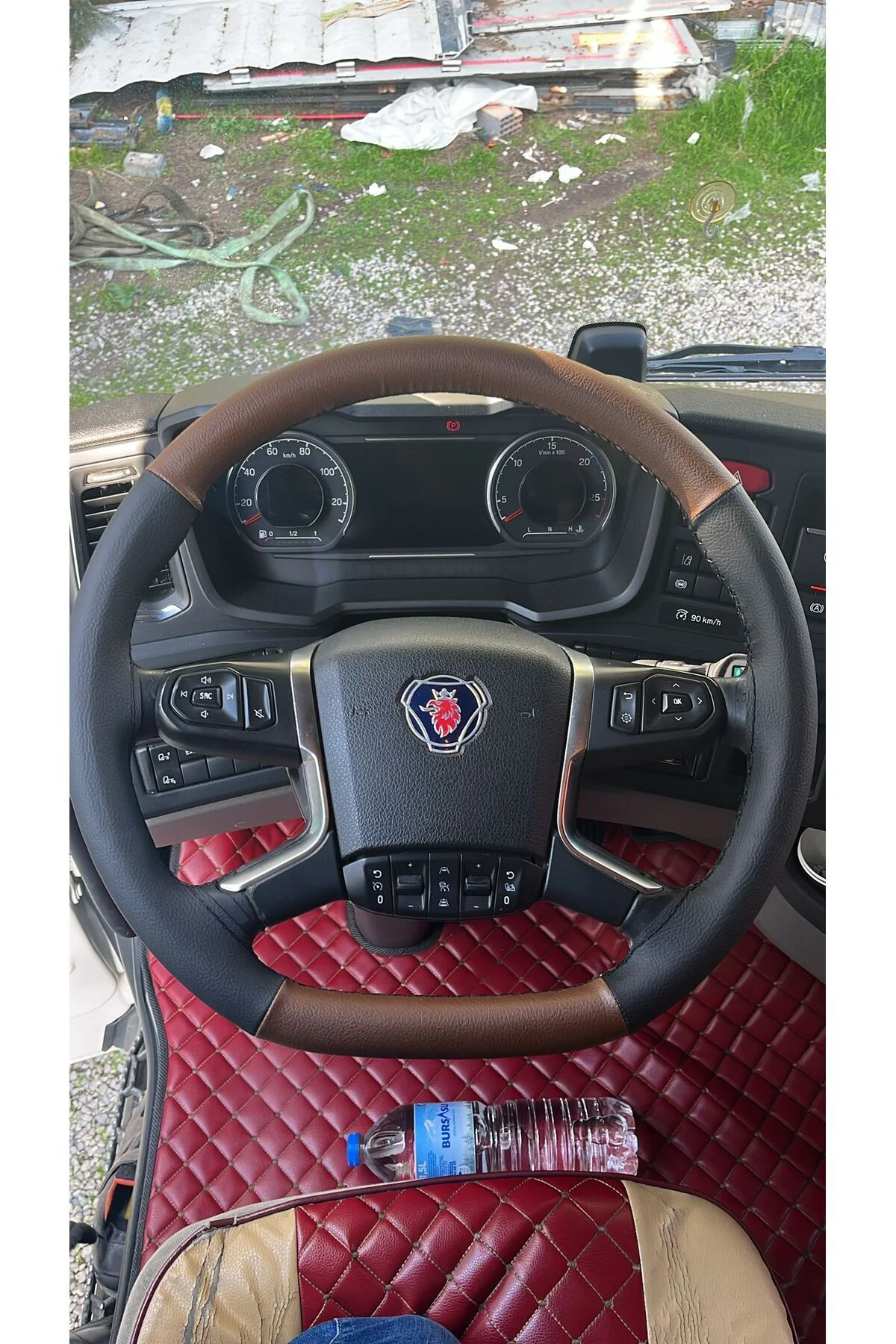 Dikişli Direksiyon Kılıfı Kahve/siyah Deri Siyah Dikişli Scania T
