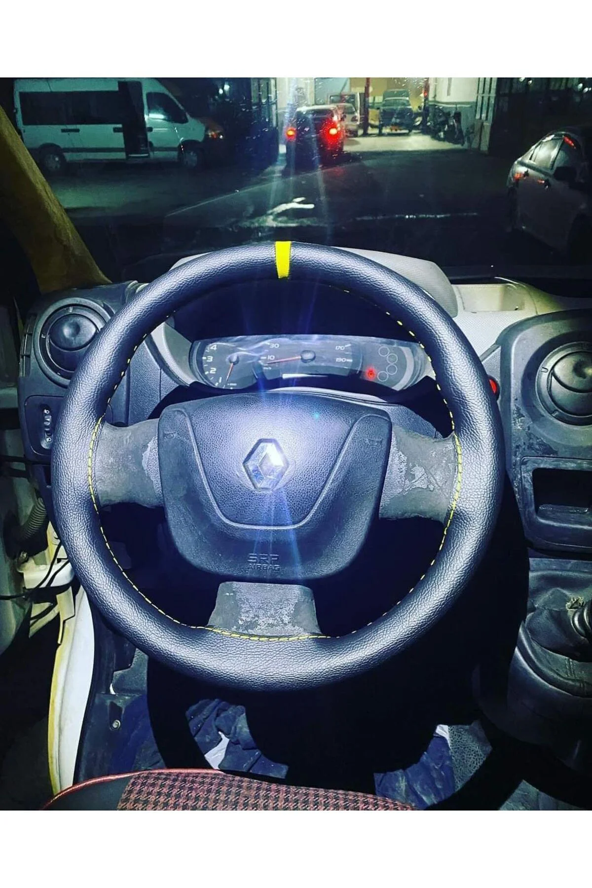 Dikişli Direksiyon Kılıfı Damarlı Siyah Deri Sarı Yüzük/dikişli Renault Master İçin