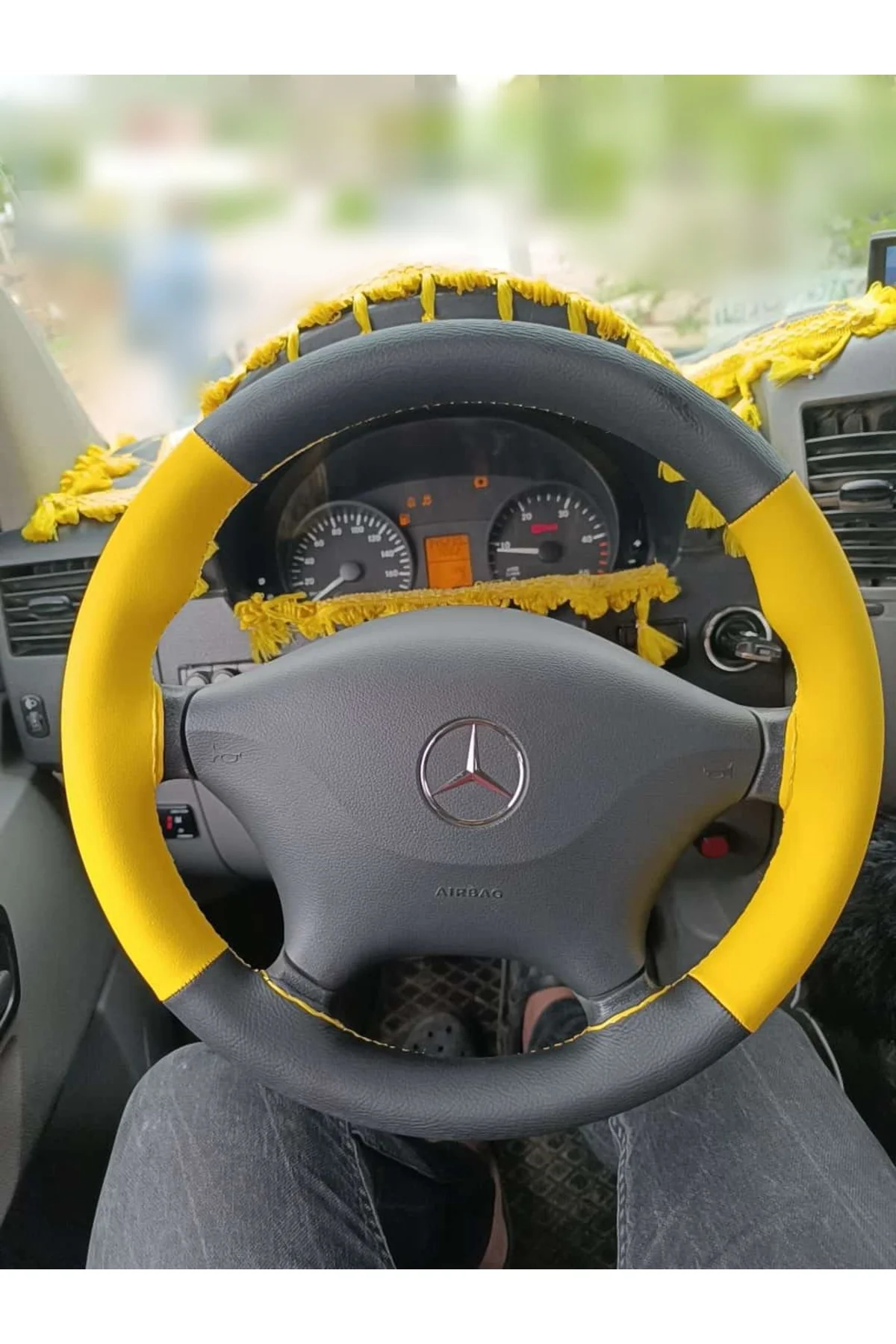 DİKİŞLİ DİREKSİYON KILIFI SARI DERİ SİYAH DERİ SARI DİKİŞLİ MERCEDES SPRİNTER TÜMSEKLİ DİREKSİYON