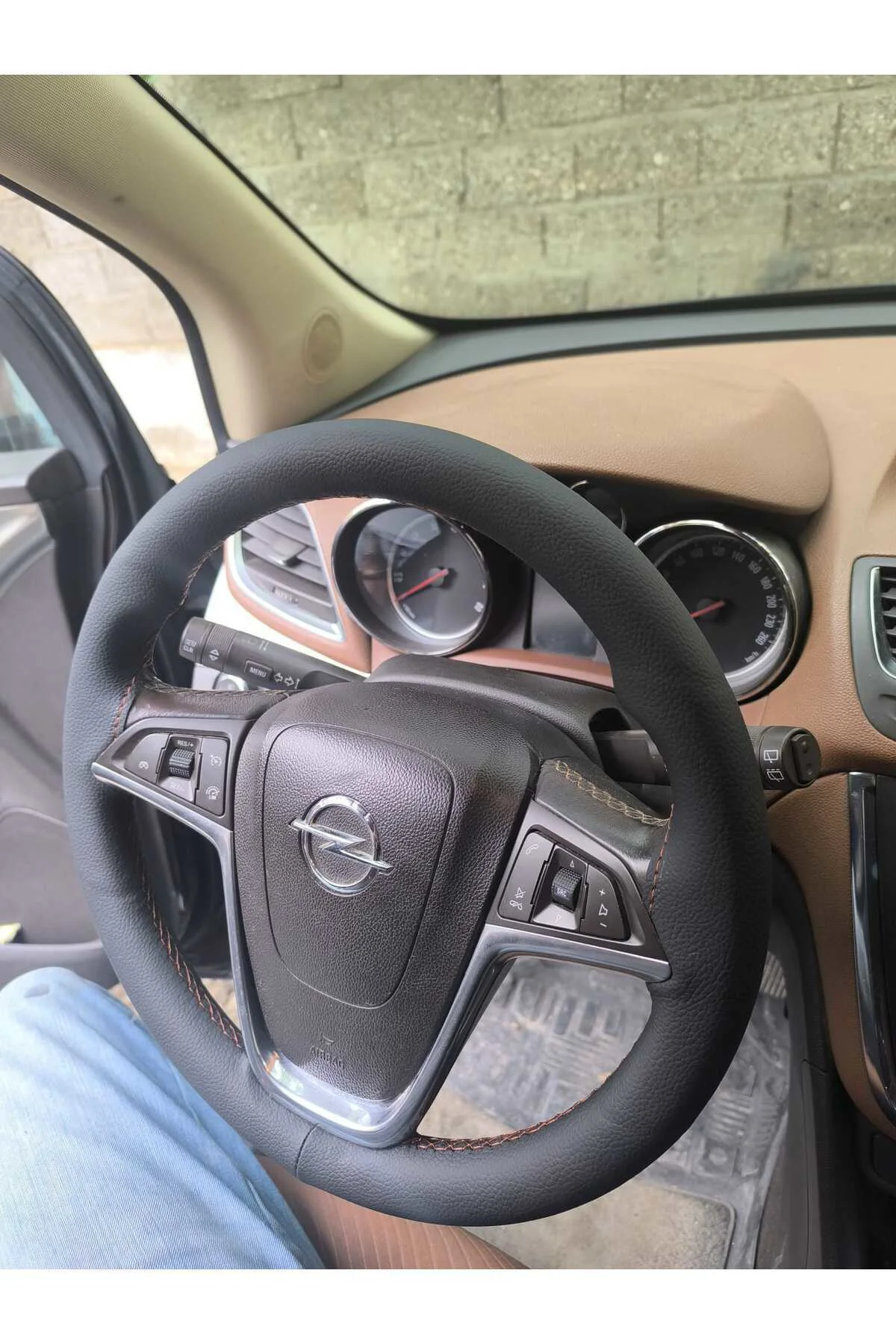 Dikişli Direksiyon Kılıfı Siyah Deri Kahve Dikişli Opel Mokka İçin