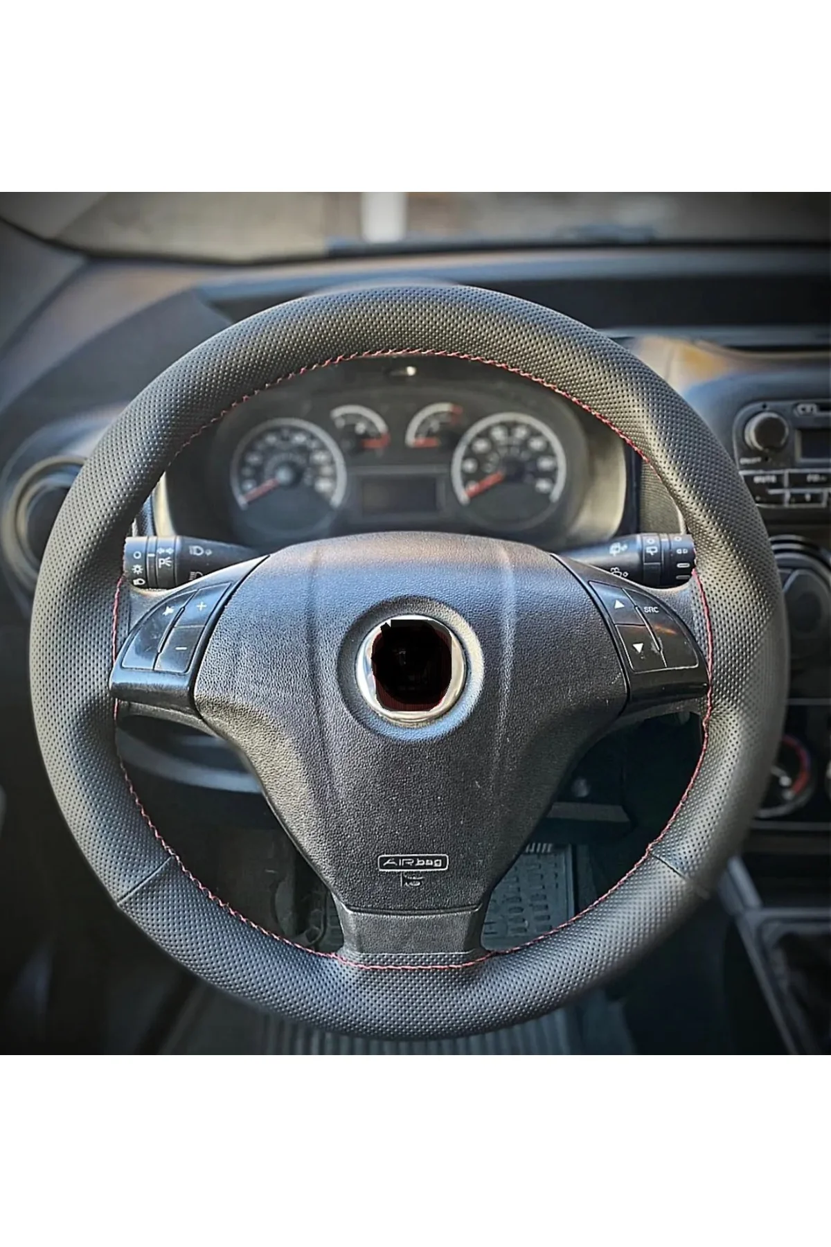 DİKİŞLİ DİREKSİYON KILIFI İTHAL NOKTALI DERİ KIRMIZI DİKİŞLİ PARÇALI MODEL FİAT LİNEA İÇİN