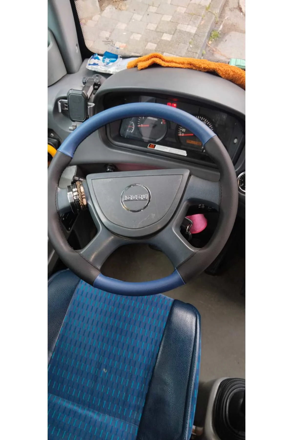 Dikişli Direksiyon Kılıfı Siyah/mavi Deri Siyah Dikişli Isuzu Novo İçin Fiyatı, Yorumları ve Özellikleri