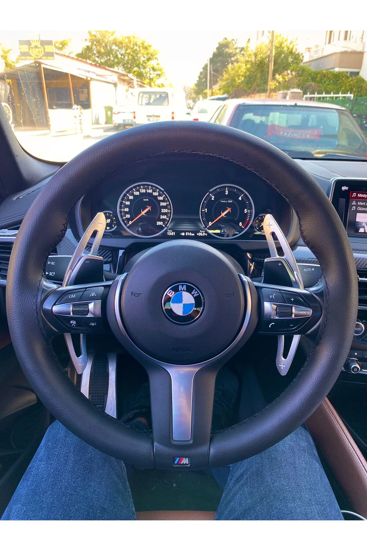 DİKİŞLİ DİREKSİYON KILIFI DAMARLI SİYAH DERİ SİYAH DİKİŞLİ BMW X6 İÇİN DİKİŞLİ DİREKSİYON KILIFI DAMARLI SİYAH DERİ SİYAH DİKİŞLİ BMW X6 İÇİN
