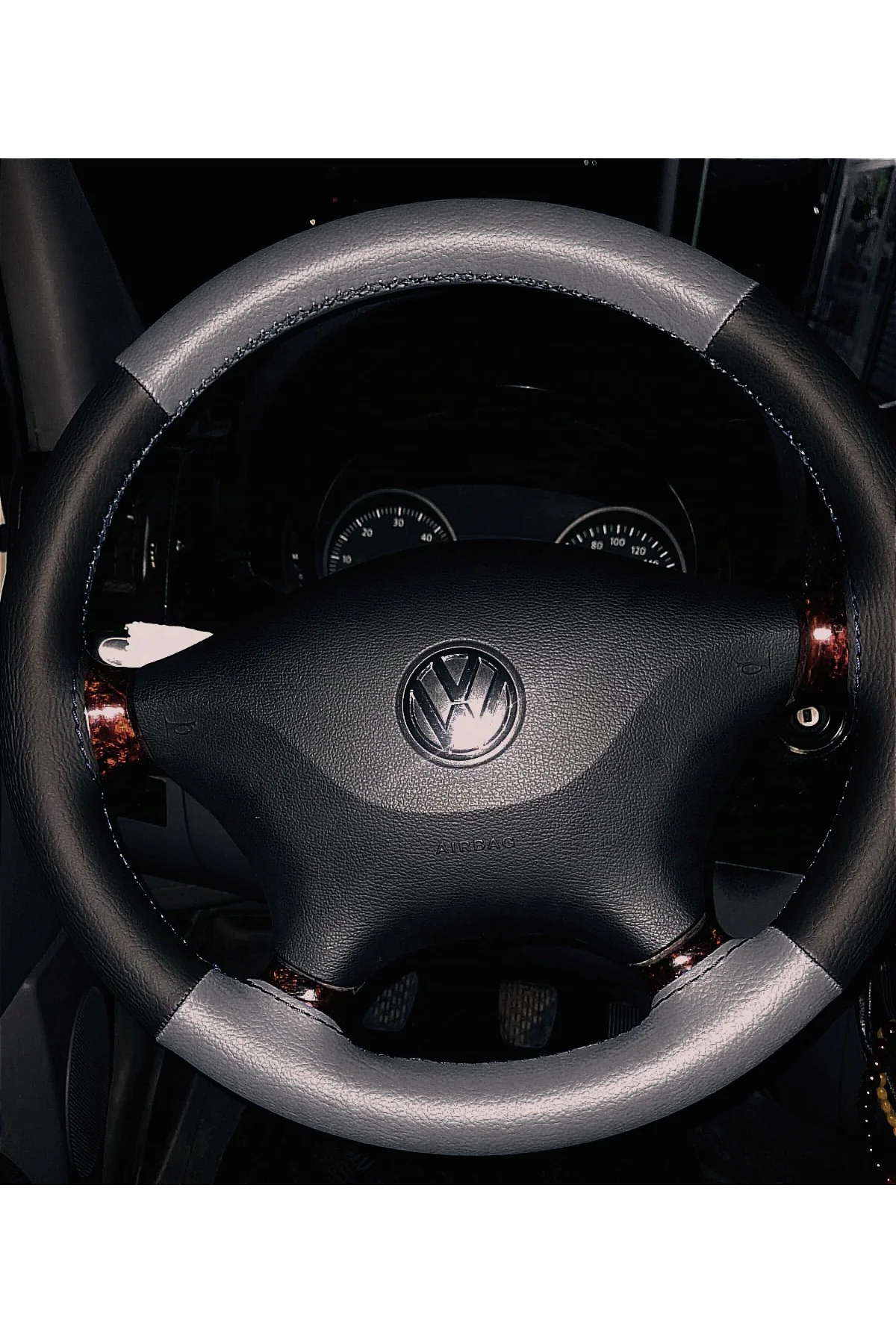 DİKİŞLİ DİREKSİYON KILIFI SİYAH DERİ KOYU GRİ DERİ SİYAH DİKİŞLİ VOLKSWAGEN CRAFTER İÇİN