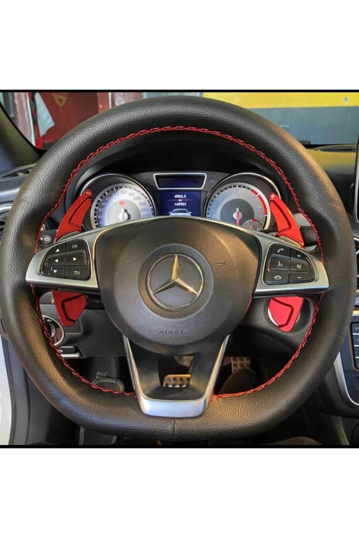 DİKİŞLİ DİREKSİYON KILIFI SİYAH DERİ KIRMIZI DİKİŞLİ MERCEDES C